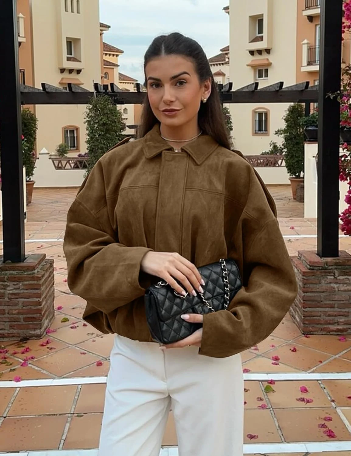 کت بمبر زنانه طرح جیر مصنوعی، آستین خفاشی بلند، زیپ دار، نیم تنه، مناسب استایل خیابانی