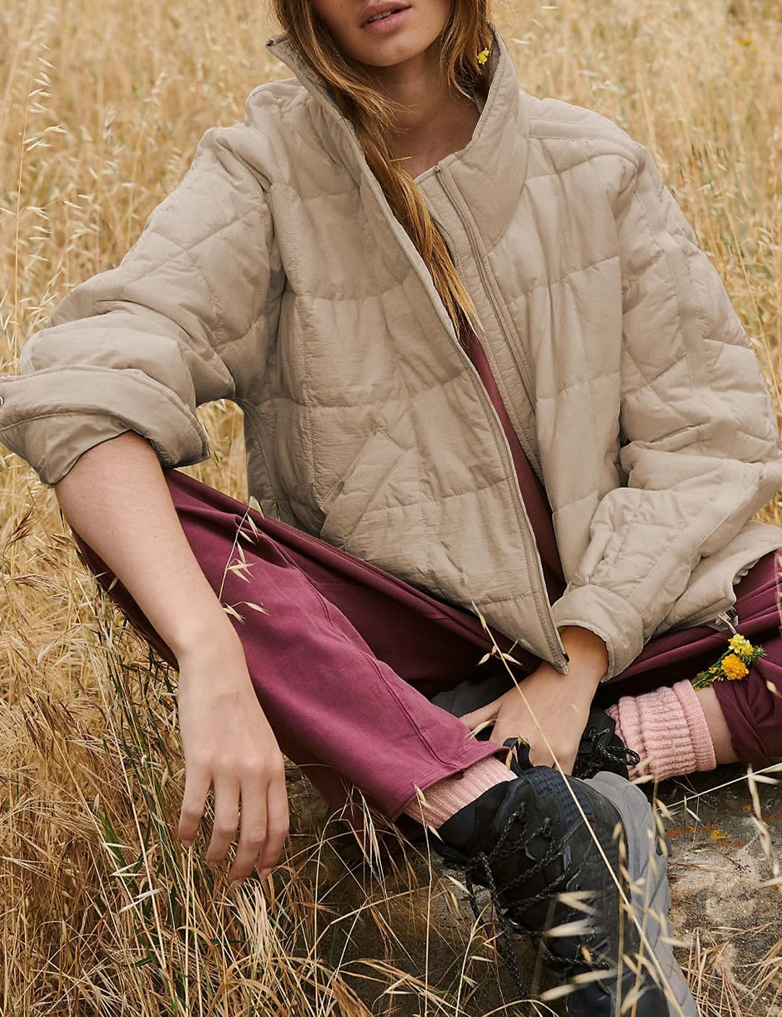 کاپشن پفی کوتاه زنانه، سبک وزن، آستین بلند، زیپ دار و قابل جمع شدن