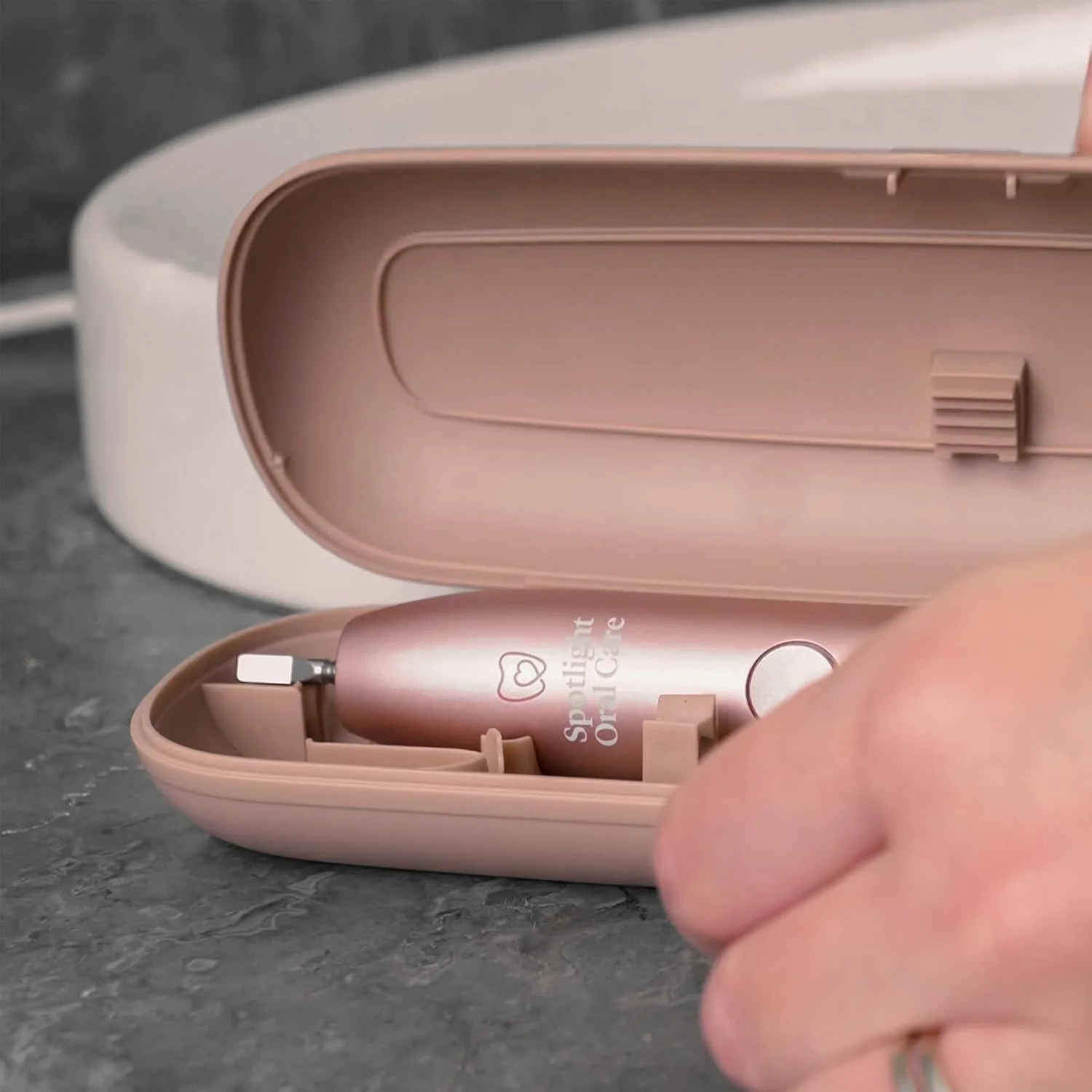 مسواک برقی سونیک Spotlight Oral Care | مسواک برقی ملایم و موثر | تایمر 2 دقیقه ای | باتری بادوام | 3 تنظیم سرعت | تا 48000 دور در دقیقه (رزگلد)