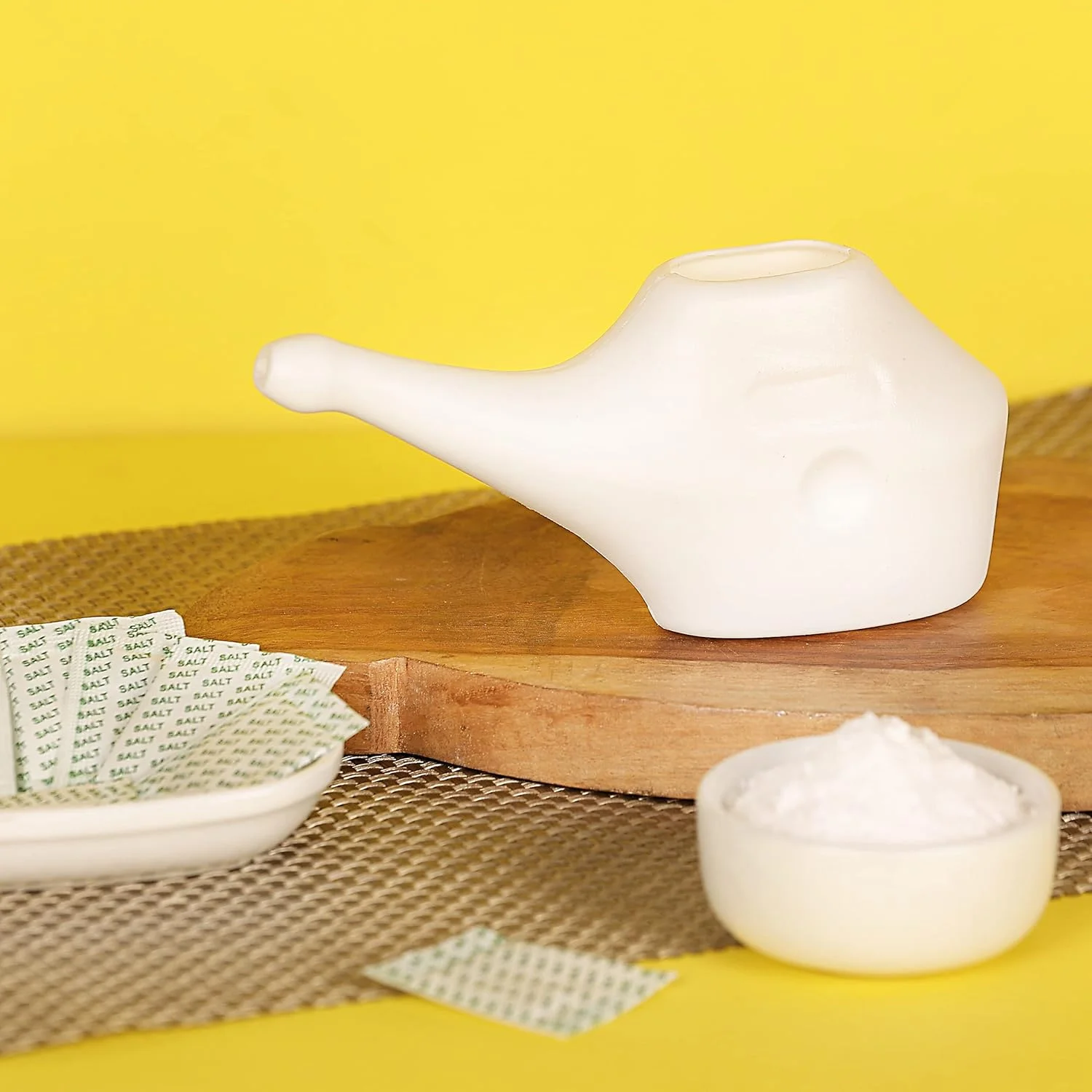 ظرف نتی مسافرتی بادوام HealthGoodsIn، پاک کننده بینی برای سینوس، قابل شستشو در ماشین ظرفشویی با 2 نوک سیلیکونی، ظرفیت 225 میلی لیتر، رنگ سفید (سفید)