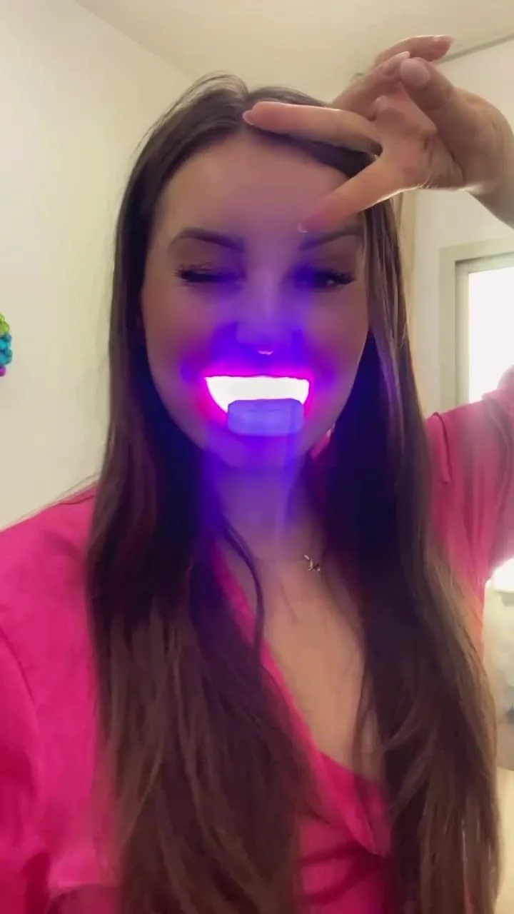 کیت سفید کننده دندان Soti با نور LED، قابل شارژ، ژل CP 35٪، سفید کننده سریع غیر حساس، توصیه شده توسط دندانپزشکان ایالات متحده آمریکا، از بین برنده لکه های قهوه، چای و غذا، ضد آب توسط کریستال کلیر کیت سفید کننده دندان Soti با نور LED، قابل شارژ، ژل CP 35٪، سفید کننده سریع غیر حساس، توصیه شده توسط دندانپزشکان ایالات متحده آمریکا، از بین برنده لکه های قهوه، چای و غذا، ضد آب توسط کریستال کلیر