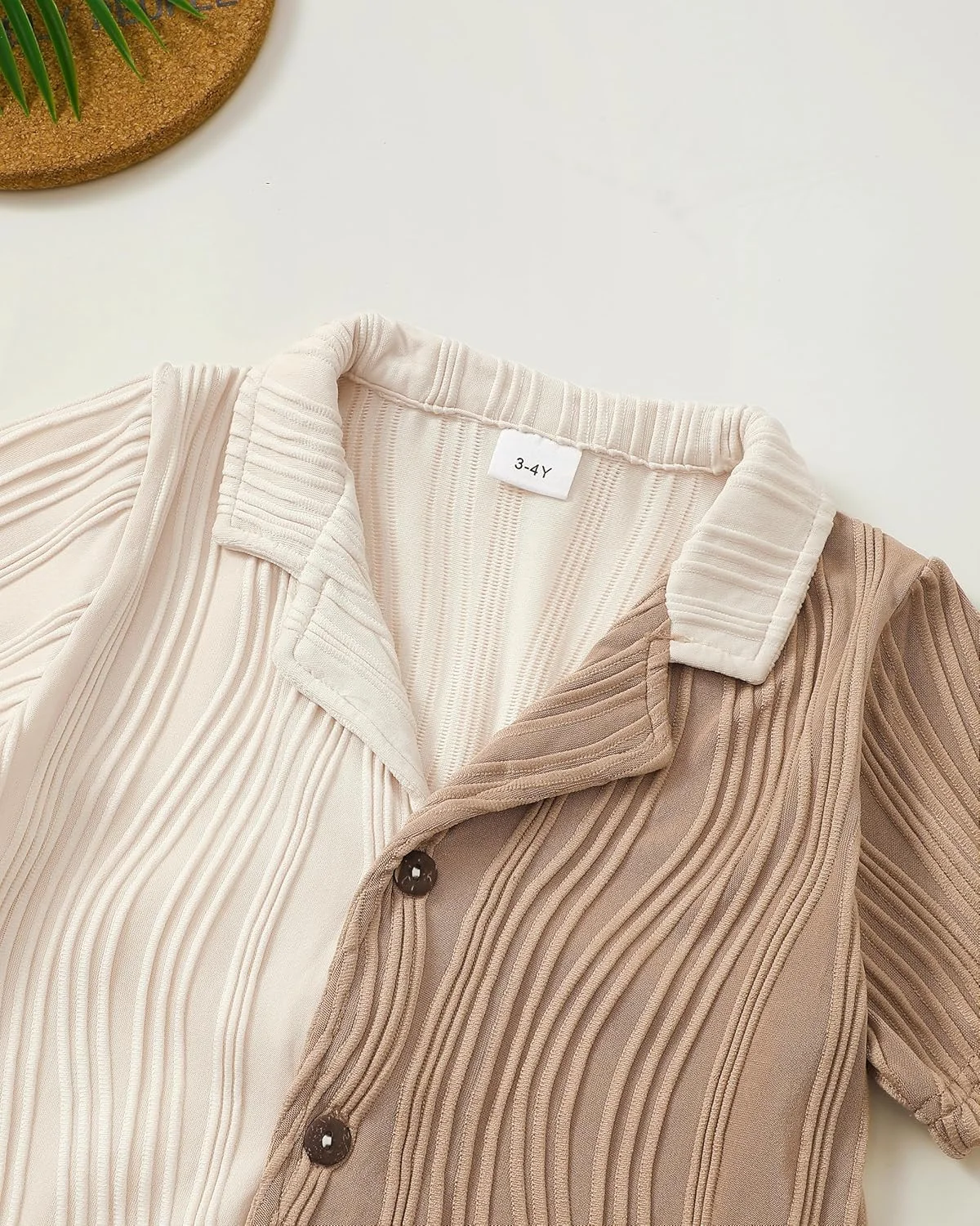 ست لباس تابستانی پسرانه شامل پیراهن آستین کوتاه دکمه دار، شلوارک و جلیقه