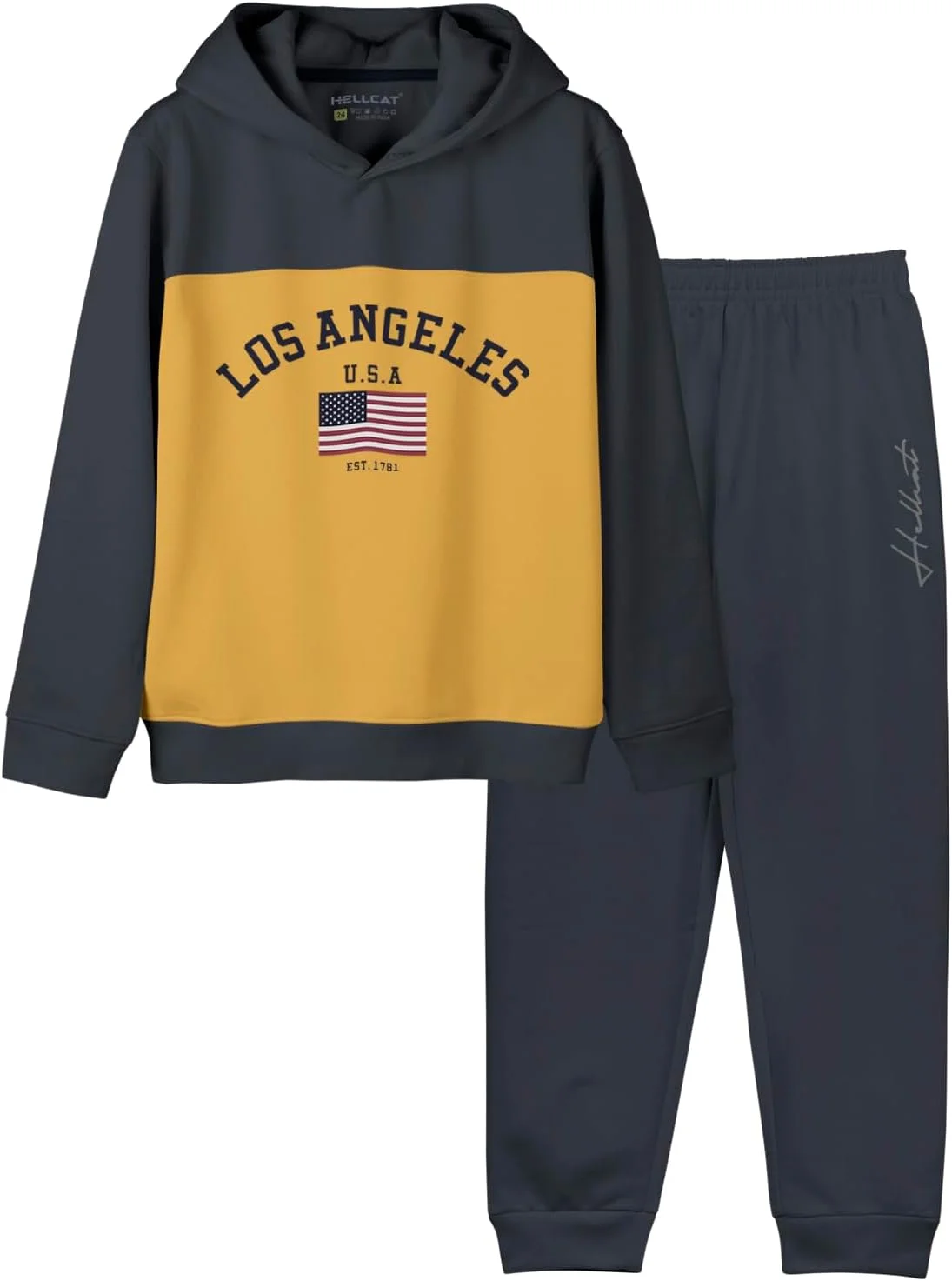 ست لباس پسرانه شامل هودی، تیشرت و شلوار جاگر طرح‌دار، جنس پنبه‌ای