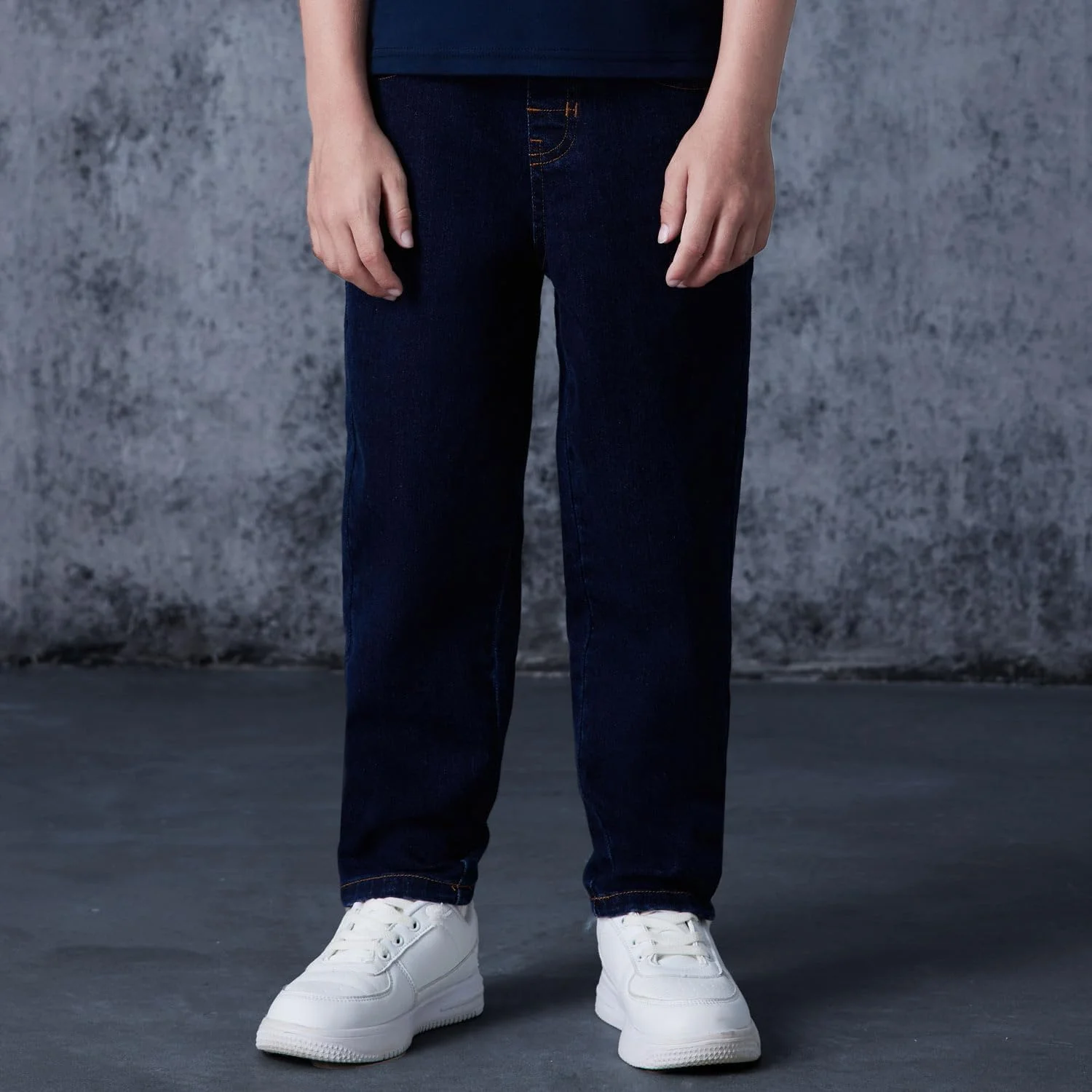 شلوار جین کشی رنگ شده Giordano، فاق متوسط، مدل راسته و مخروطی با کمر کشی شلوار جین کشی رنگ شده Giordano، فاق متوسط، مدل راسته و مخروطی با کمر کشی