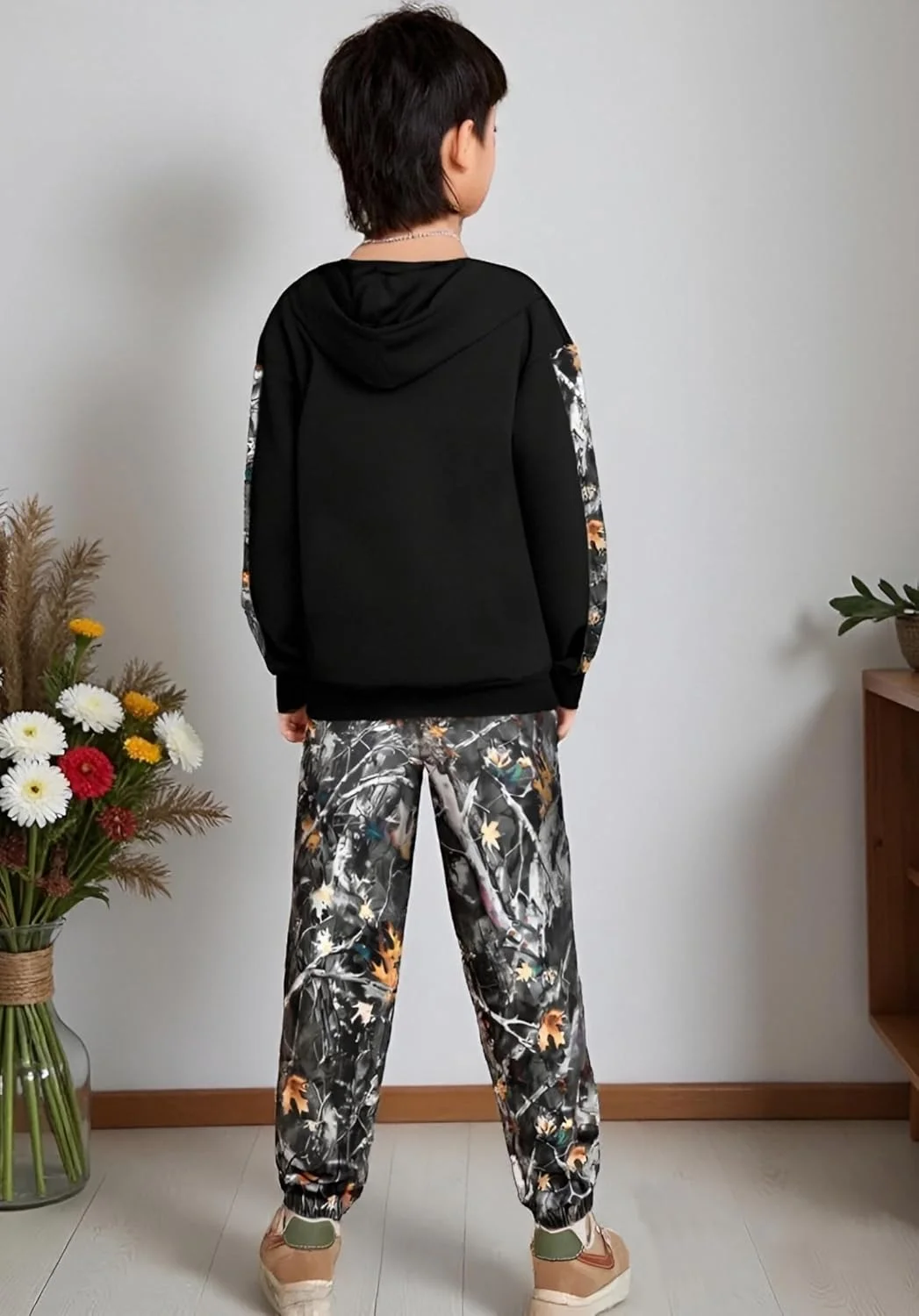 ست لباس پسرانه FoWear شامل هودی آستین بلند طرح برگ و شلوار گرمکن طرح استتار ست لباس پسرانه FoWear شامل هودی آستین بلند طرح برگ و شلوار گرمکن طرح استتار