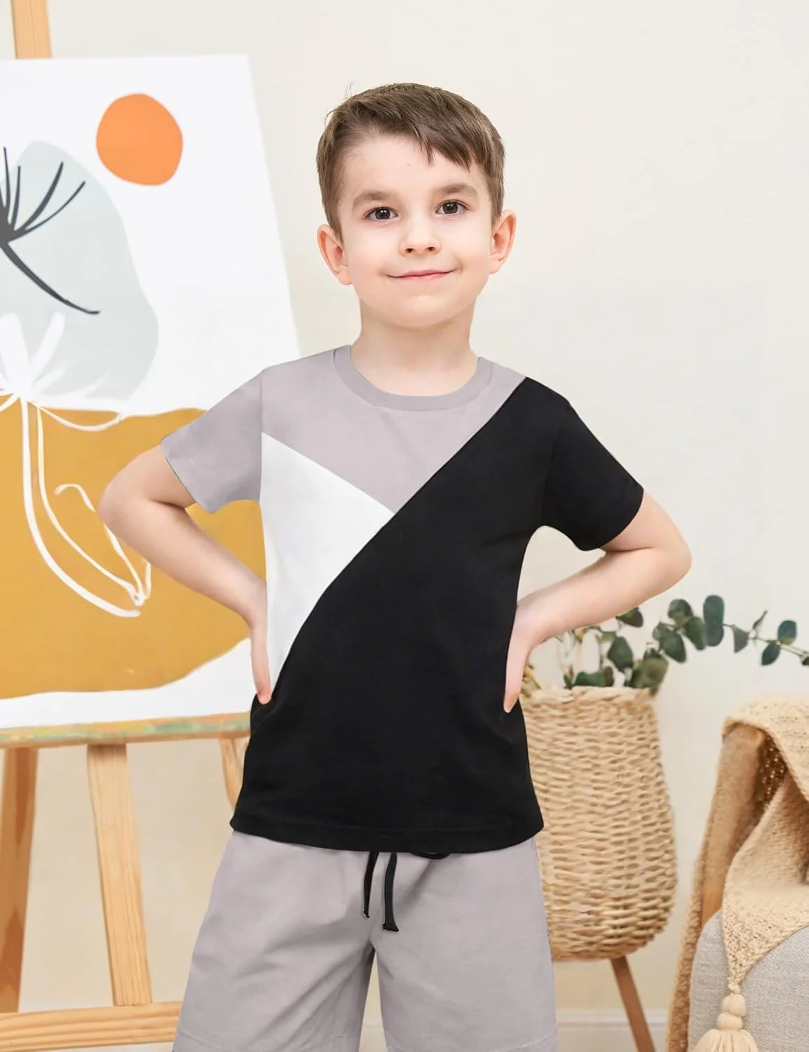 ست لباس تابستانی پسرانه شامل تیشرت رنگی و شلوارک با بند