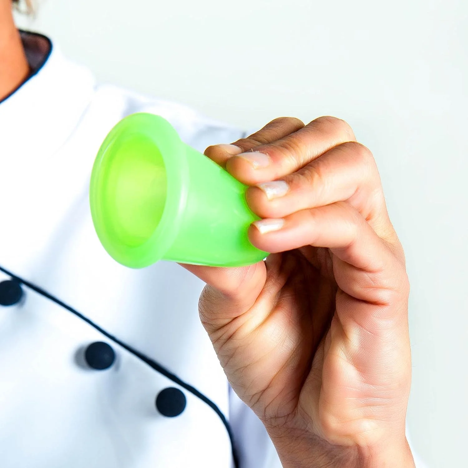 فنجان های ماساژ خلاء سیلیکونی ضد سلولیت MIRA NATURAL HEALTH & BEAUTY SOLUTIONS - برای درمان کاپینگ بدن و رفع سلولیت - مجموعه 1 فنجان نرم (سبز) و 1 فنجان سخت (آبی)