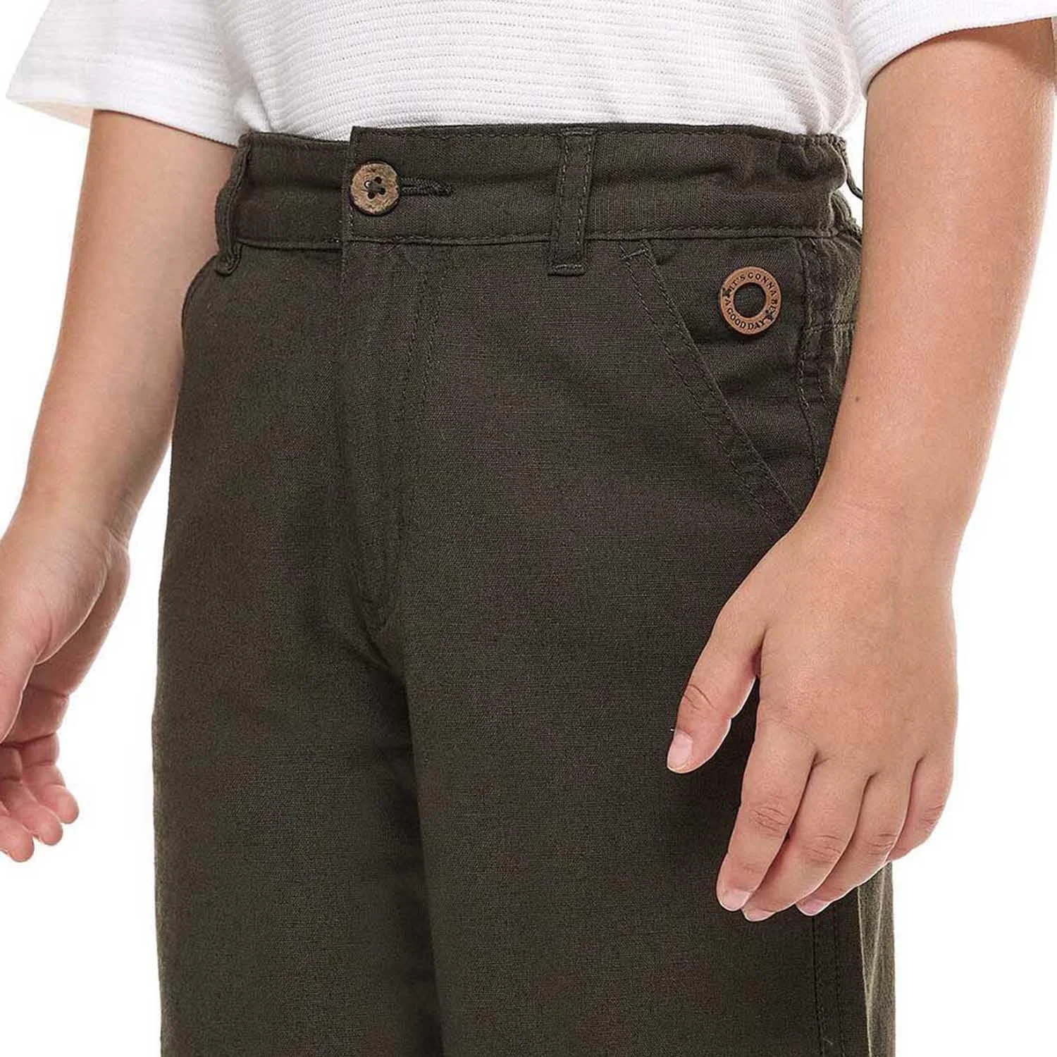 شلوارک های کتان پسرانه آر اند بی مدل 125-1345KB404-2 با بست دکمه ای شلوارک های کتان پسرانه آر اند بی مدل 125-1345KB404-2 با بست دکمه ای