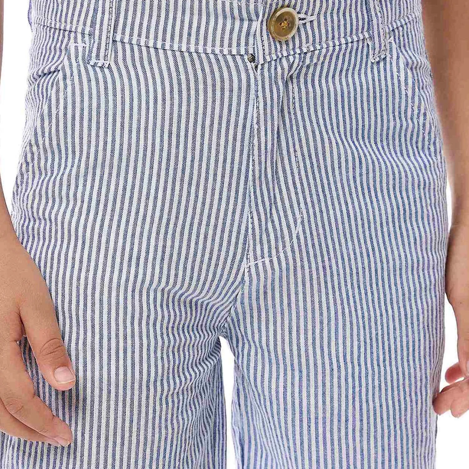 شورت راه راه پسرانه آر اند بی مدل 125-1263KB149-1 با بست دکمه ای شورت راه راه پسرانه آر اند بی مدل 125-1263KB149-1 با بست دکمه ای