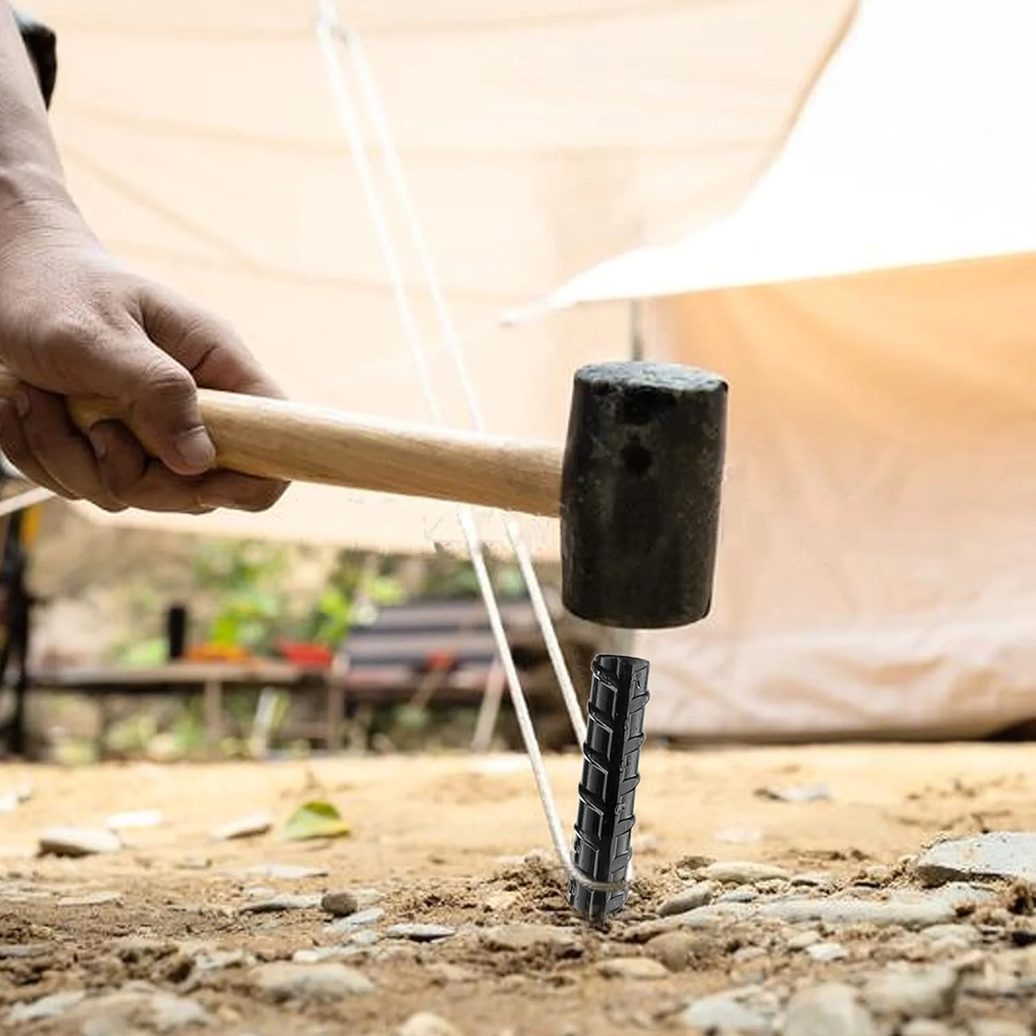 میخ های زمینی میلگرد NHZ سایز 15 اینچ (16 عددی)، لنگرهای زمینی قلاب دار سنگین، میخ نگهدارنده گیاه فولادی با نوک تیز، مناسب برای چکش کاری در خاک سخت برای چادر کمپینگ - پوشش پودری مشکی (16 عدد)