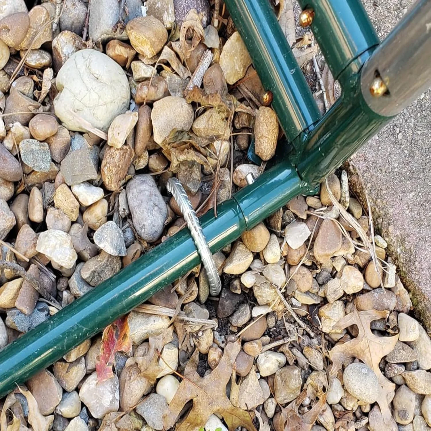 ۱۲ عددی میله های فولادی گالوانیزه ۱۲ اینچی، میخ های فولادی باغ، میخ های چادر U شکل سنگین، لنگرهای باغبانی رزوه دار برای ثابت کردن لوله، پارچه، سایبان ها، سوله ها