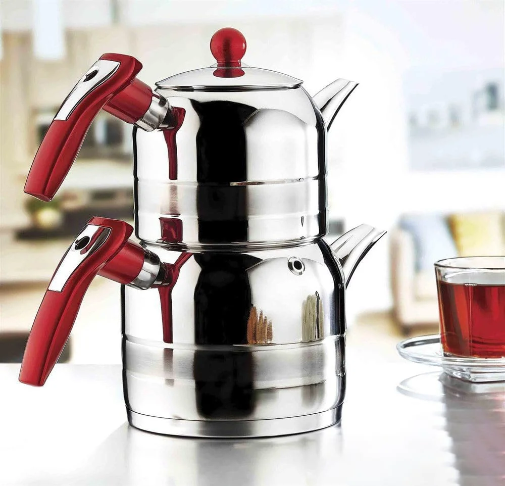 ست قوری چای ترکی Hakan برای اجاق گاز، ست قوری دوقلو استیل با دسته باکالیت، کتری چای صافی دار به سبک سماور، ظرفیت کل 3.25 لیتر (قرمز) ست قوری چای ترکی Hakan برای اجاق گاز، ست قوری دوقلو استیل با دسته باکالیت، کتری چای صافی دار به سبک سماور، ظرفیت کل 3.25 لیتر (قرمز)