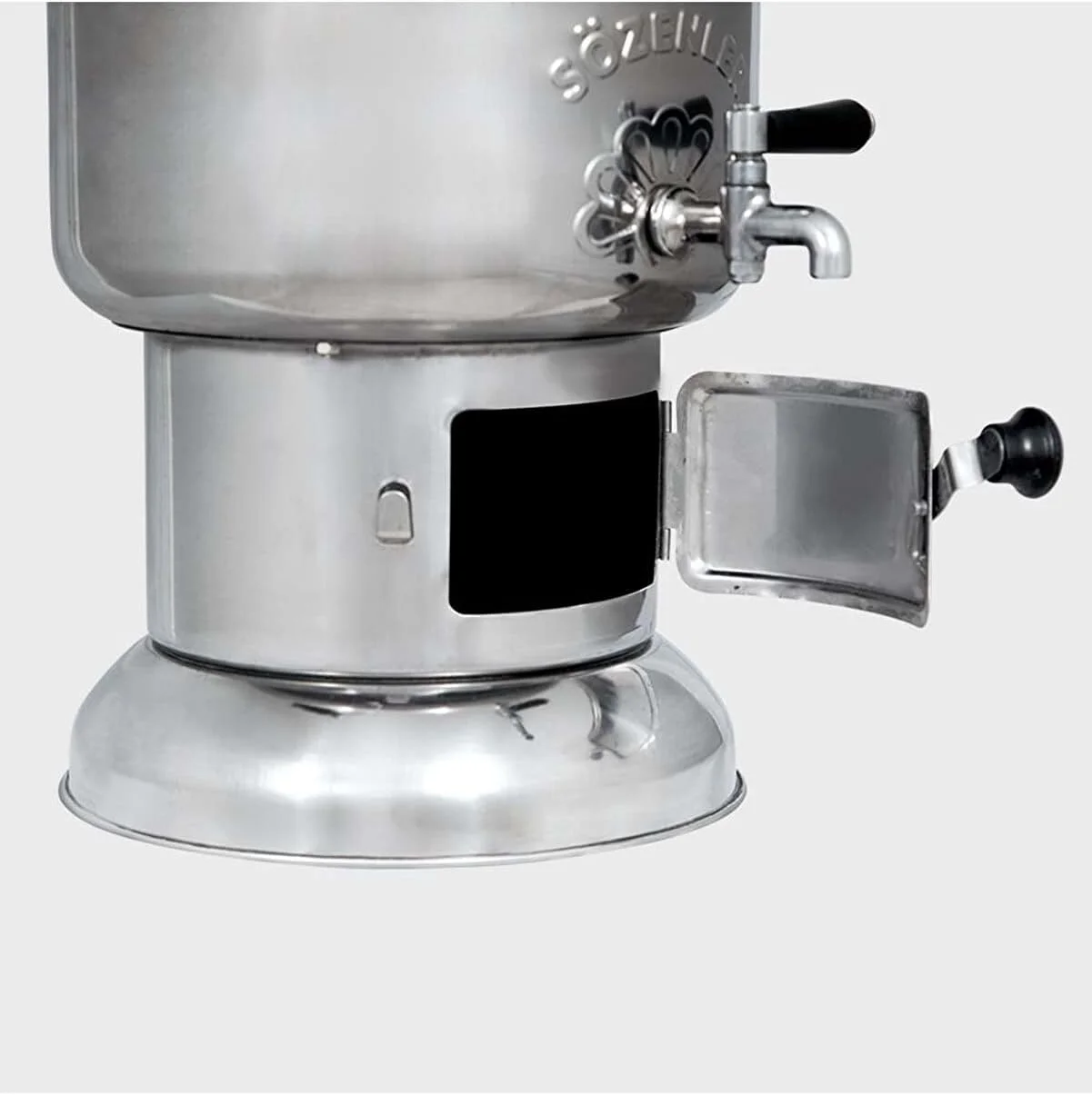 سماور ترکی برند Sözenler کروم 4 لیتری / 150 اونس، بخاری آب و چای ساز با انرژی رایگان برای قایق سواری، کمپینگ، پیاده روی، شکار، قایق تفریحی (قوری آلومینیومی نیز موجود است) سماور ترکی برند Sözenler کروم 4 لیتری / 150 اونس، بخاری آب و چای ساز با انرژی رایگان برای قایق سواری، کمپینگ، پیاده روی، شکار، قایق تفریحی (قوری آلومینیومی نیز موجود است)