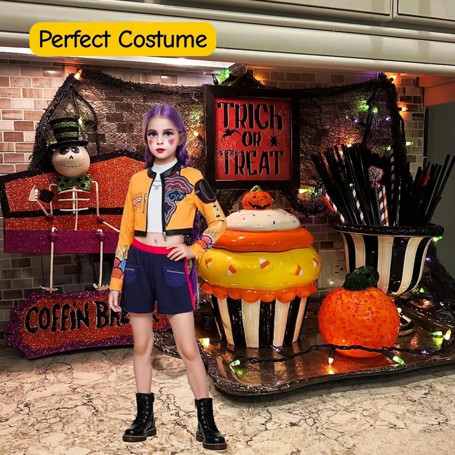 لباس انیمه ای به سبک کاسپلی شامل کت، تاپ، شورت و گردنبند (دارای آویز منگوله دار) برای دختران