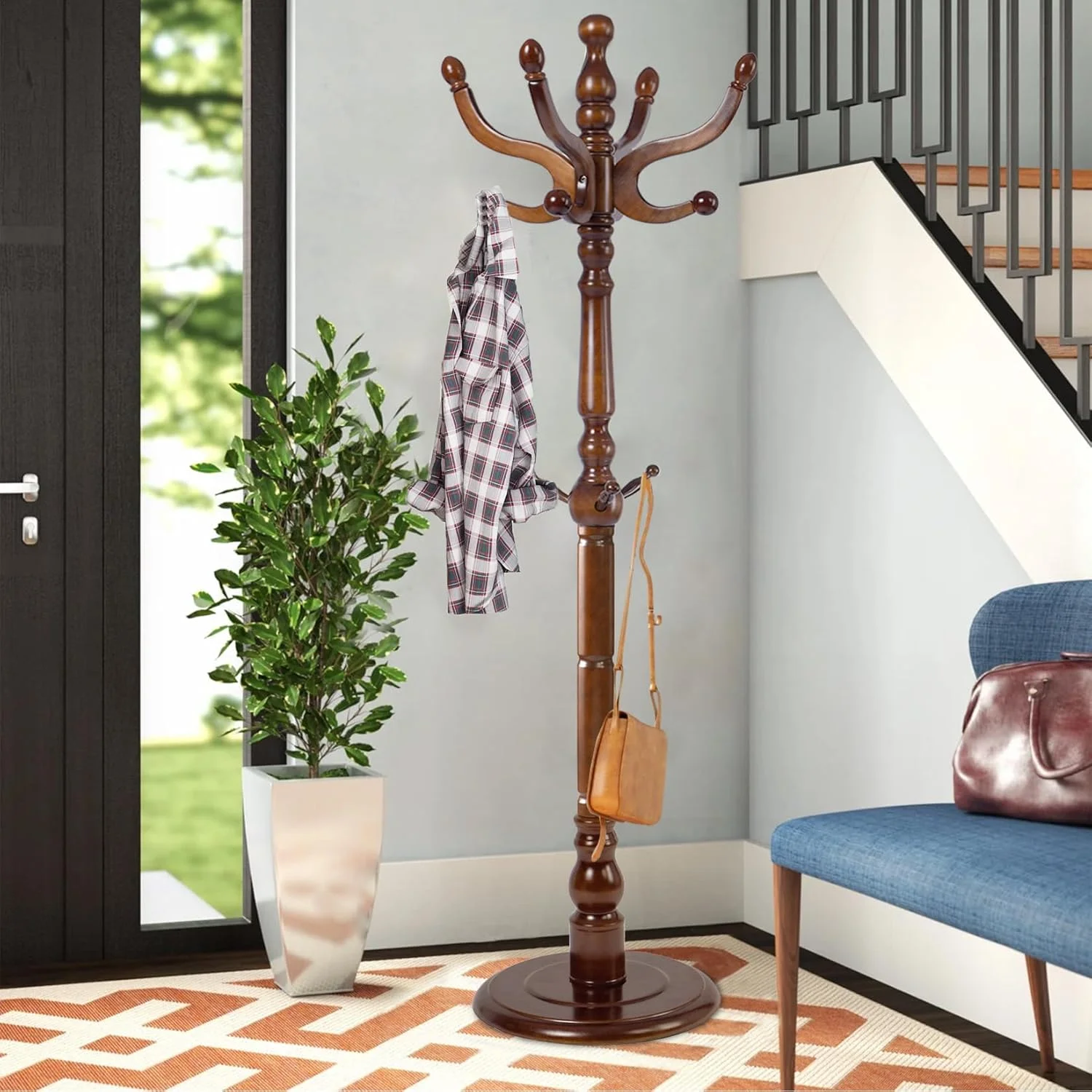 چوب لباسی ایستاده چوبی Yehotty، با 11 آویز صاف، درخت لباسی وینتیج، آویز لباس با پایه دیسکی پایدار برای ورودی، اتاق خواب (قهوه ای گردویی)