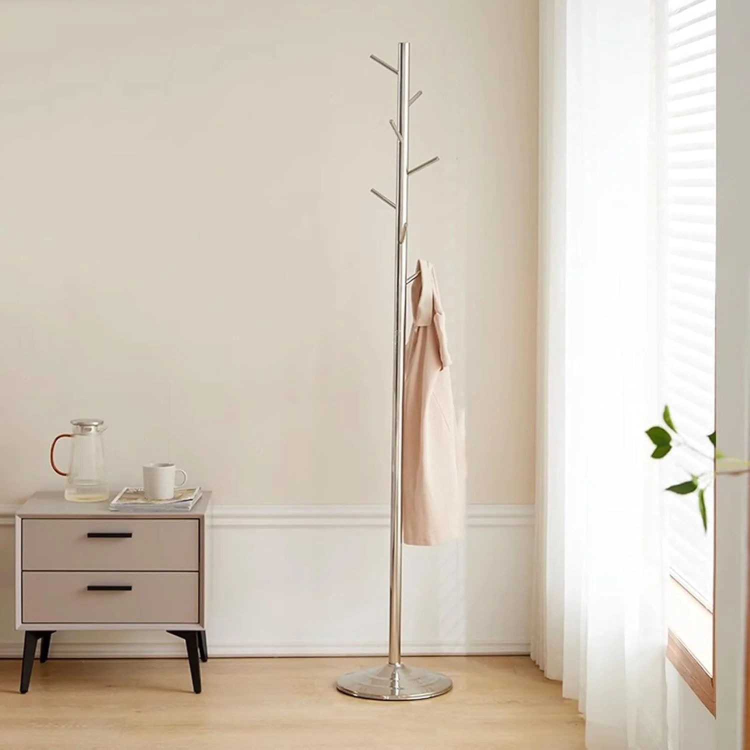 جالباسی فلزی ایستاده با ۷ آویز برای ورودی، اتاق نشیمن، اتاق خواب، جالباسی مدرن و مستقل برای آویزان کردن لباس، کلاه و کیف (نقره ای)