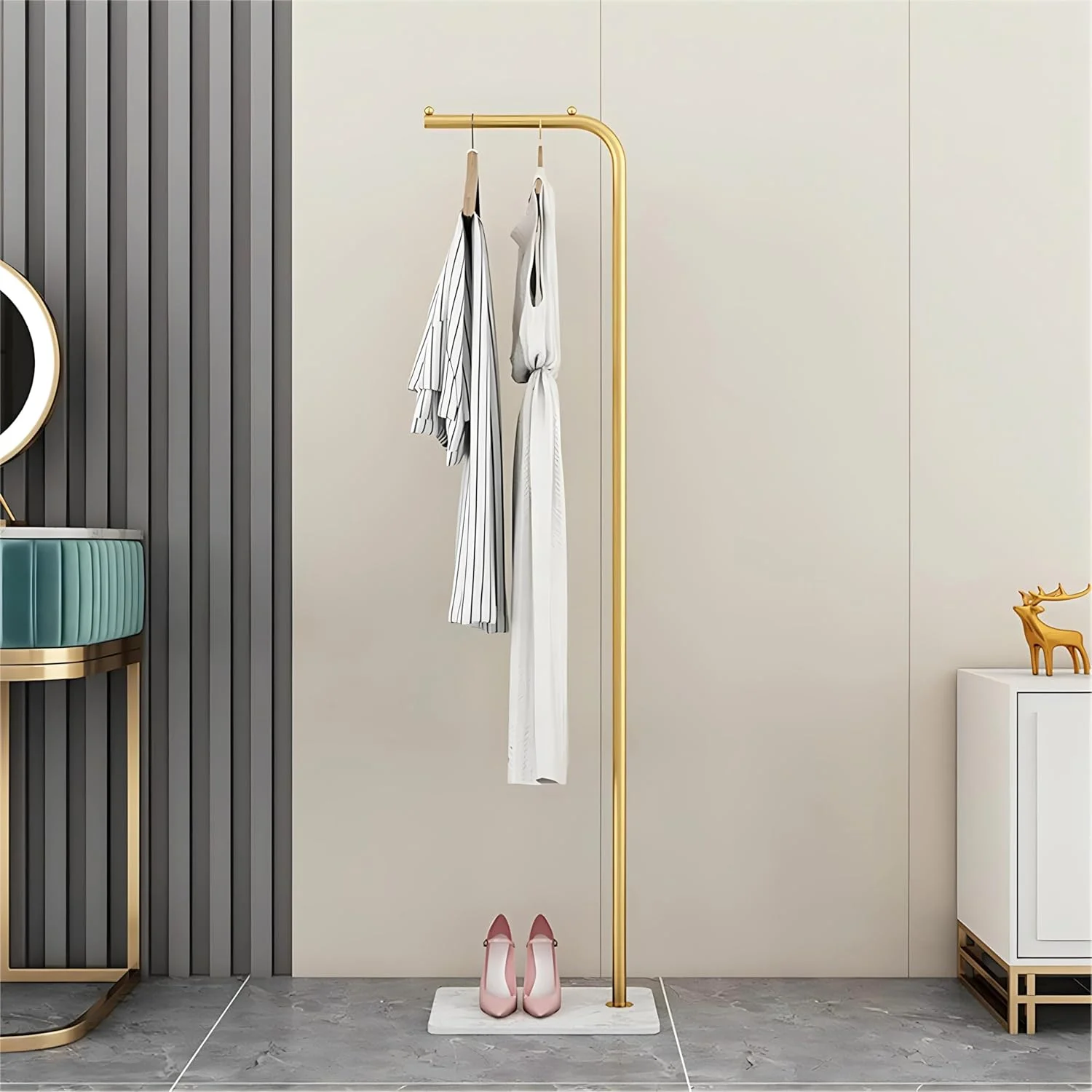 چوب لباسی فلزی مدرن و مقاوم، استند چوب لباسی 170 سانتی متری با پایه مرمر، استند رخت آویز پایدار با قلاب، رخت آویز ایستاده، رخت آویز مناسب لباس (سفید طلایی)