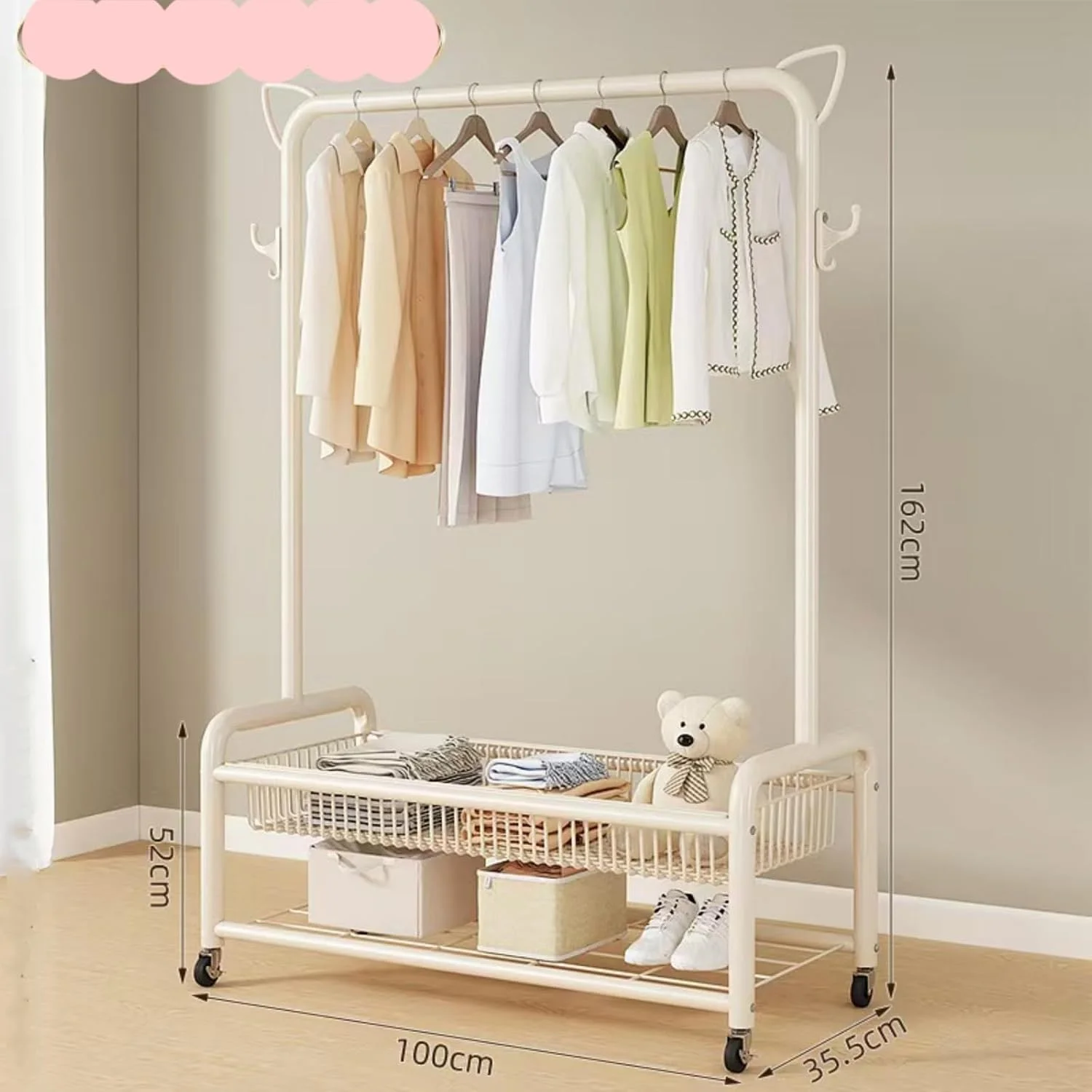 رگال لباس چرخ دار با سبد ذخیره سازی، استند لباس فلزی با چرخ، قاب فلزی محکم، میله قابل تنظیم، طراحی صرفه جویی در فضا، رگال لباس سفید