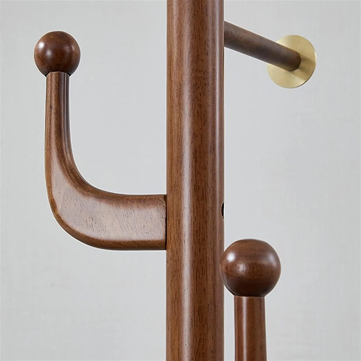 جالباسی ایستاده چوبی با طراحی کمجا و ۷ آویز، مناسب اتاق خواب، طراحی ساده به سبک چینی، پایه گرد، مناسب برای کلاه، لباس، کیف، شال و ورودی منزل (رنگ چای - ۴۰ * ۱۸۲ سانتیمتر) جالباسی ایستاده چوبی با طراحی کمجا و ۷ آویز، مناسب اتاق خواب، طراحی ساده به سبک چینی، پایه گرد، مناسب برای کلاه، لباس، کیف، شال و ورودی منزل (رنگ چای - ۴۰ * ۱۸۲ سانتیمتر)