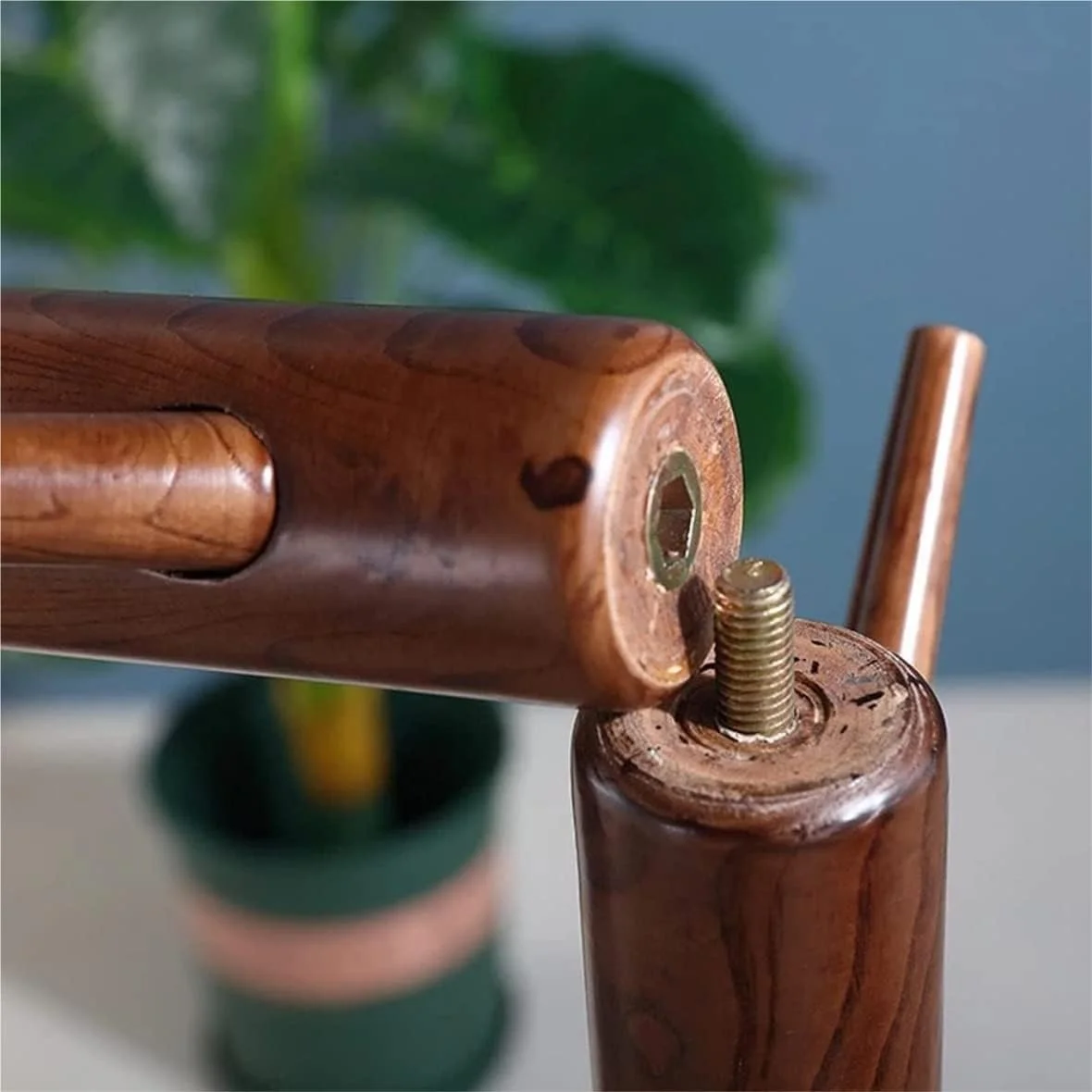 جالباسی ایستاده با طراحی عمودی و اشغال فضای کم، مناسب برای نگهداری لباس، کیف، کلاه در اتاق خواب، قفسه نمایش و آویز لباس چوبی خلاقانه، مناسب برای ورودی منزل (رنگ چای - 172 * 42 سانتی متر)