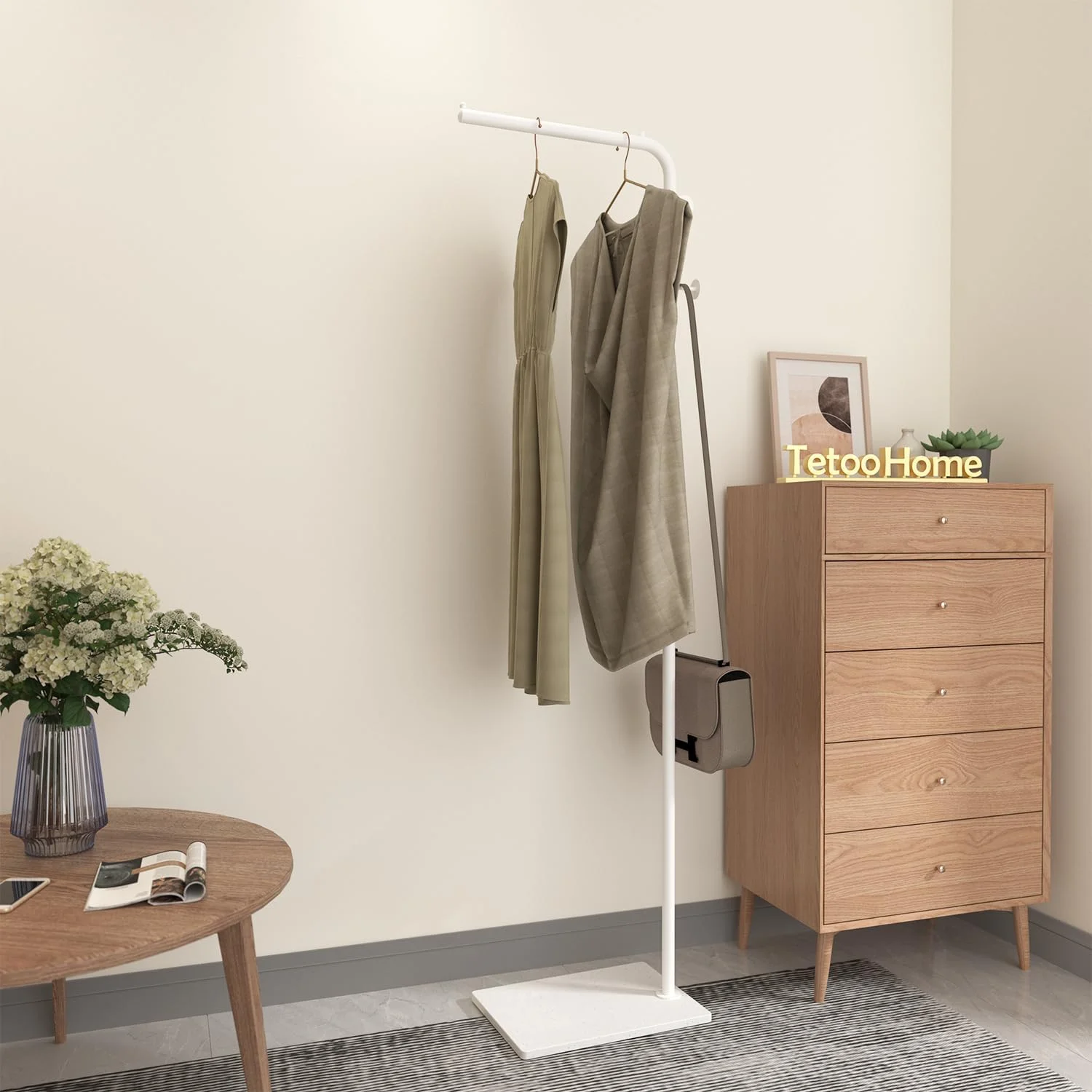 جالباسی فلزی محکم - پایه سنگی بادوام، وزن 5.68 کیلوگرم. شیک و کاربردی برای اتاق خواب، اتاق نشیمن، دفتر و غذاخوری. تمیز کردن آسان و طراحی مدرن (سفید)