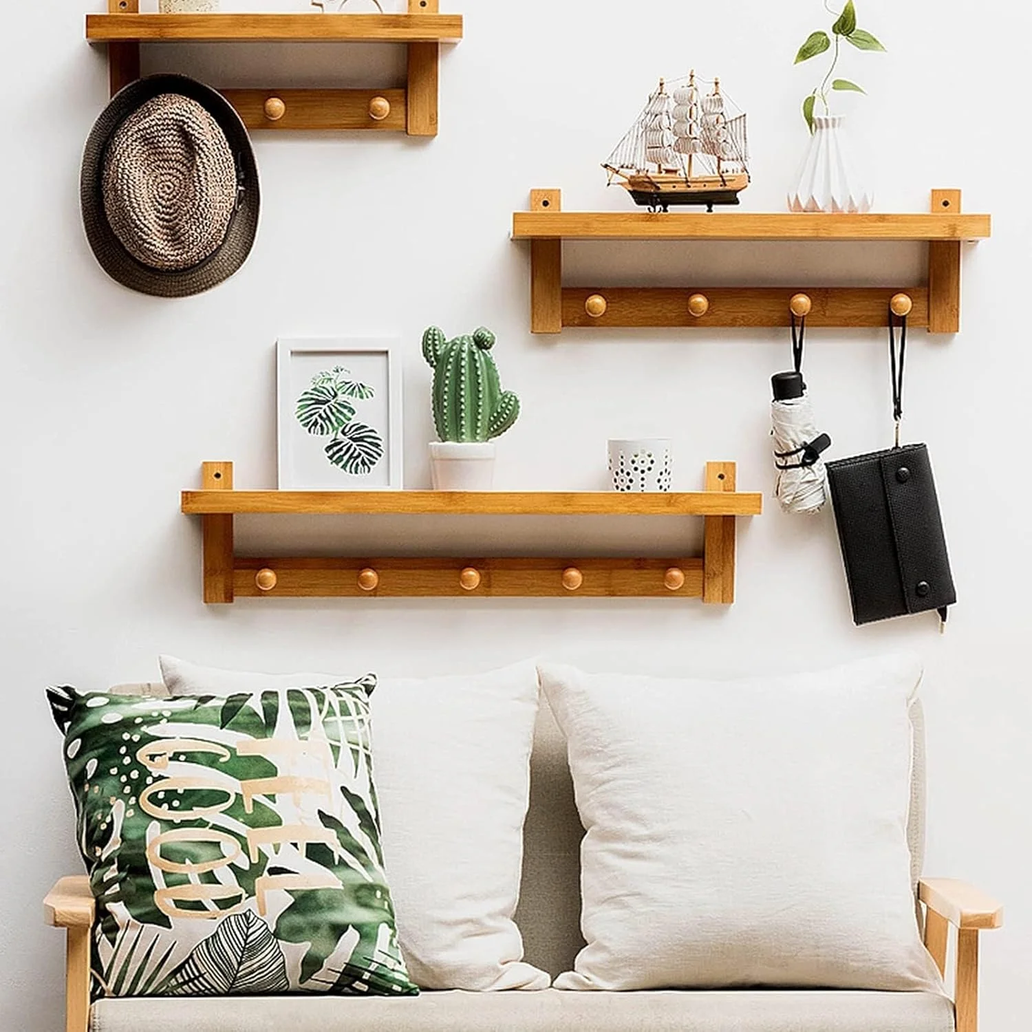 چوب لباسی دیواری چوبی با ۶ آویز و قفسه نمایش، نصب آسان برای ورودی، اتاق خواب، حمام، راهرو چوب لباسی دیواری چوبی با ۶ آویز و قفسه نمایش، نصب آسان برای ورودی، اتاق خواب، حمام، راهرو