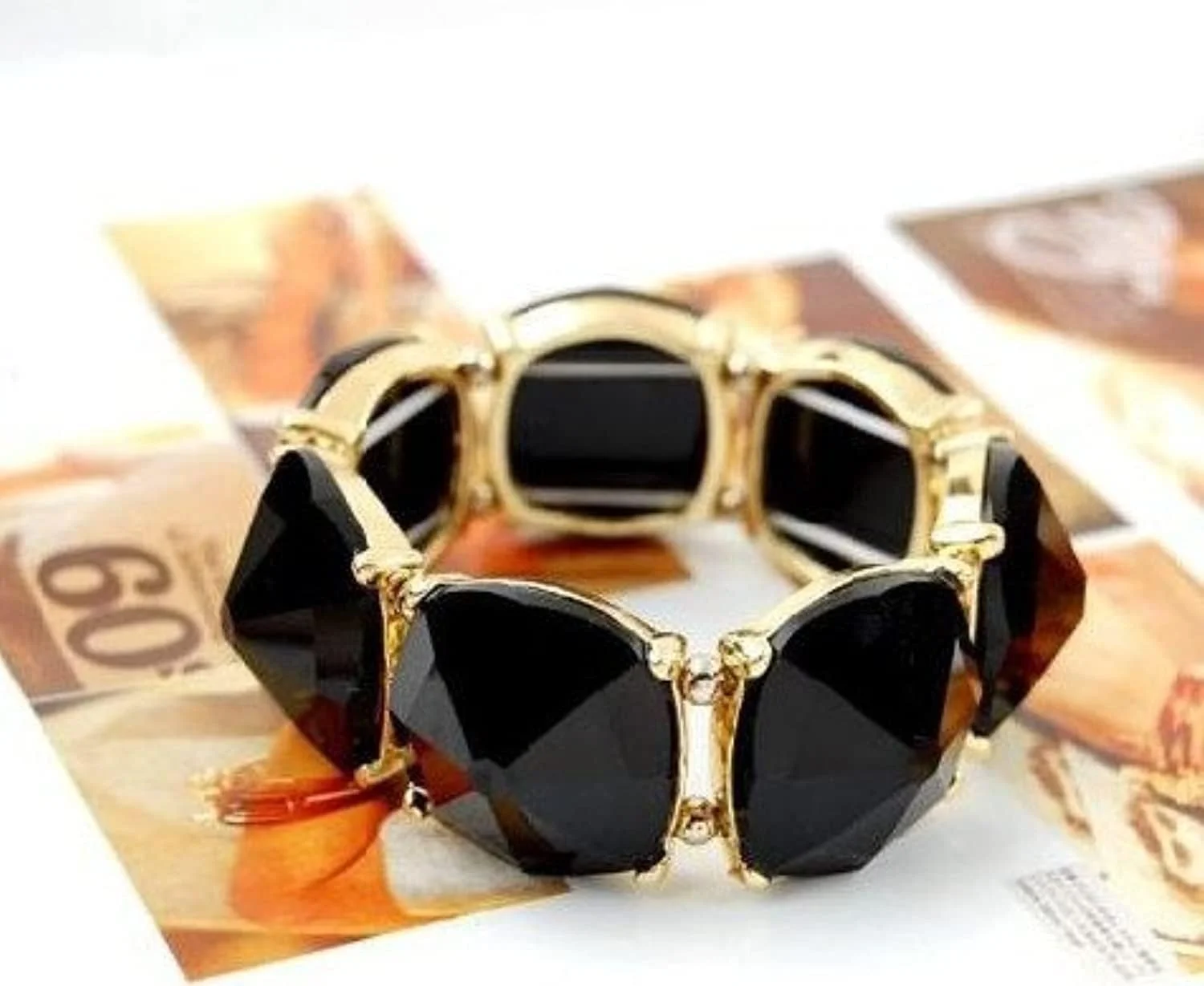 دستبند النگویی نگین مشکی براق و شیک زنانه و دخترانه (4814b)