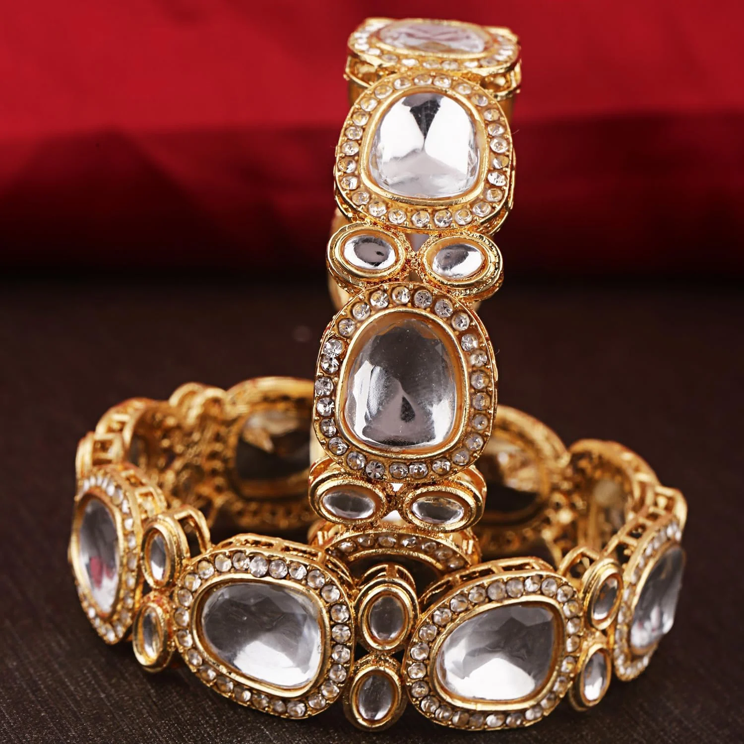 دستبند النگویی زنانه طرح کندن، جدیدترین و شیک ترین مدل، الهام گرفته از پرینیتی چوپرا (ست 2 عددی) دستبند النگویی زنانه طرح کندن، جدیدترین و شیک ترین مدل، الهام گرفته از پرینیتی چوپرا (ست 2 عددی)