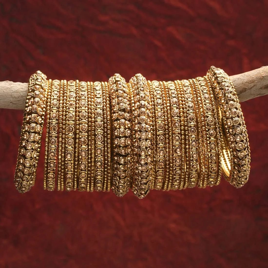 ست 28 عددی النگو زنانه شیک و سنتی درخشان دیوا ست 28 عددی النگو زنانه شیک و سنتی درخشان دیوا