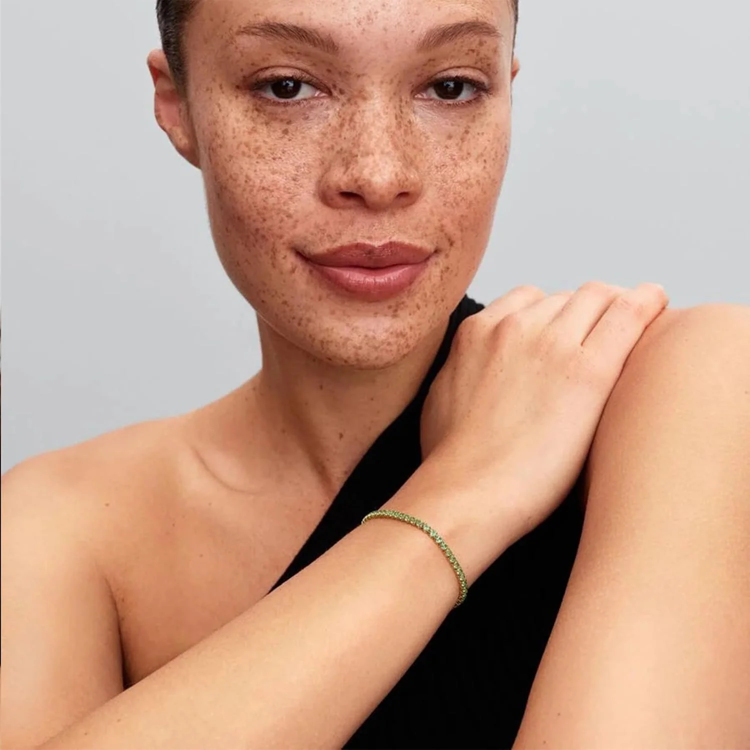 دستبند تنیس سبز درخشان با روکش طلای 14 عیار و کریستال از مجموعه Timeless پاندورا، طول 16 سانتی متر، مدل 561469C02-16