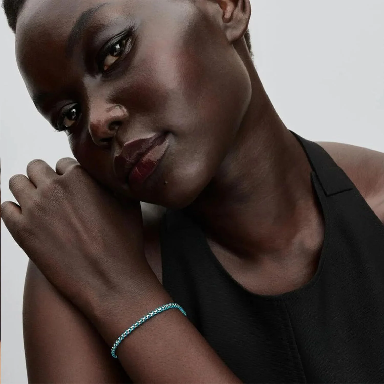 دستبند طنابی آبی پاندورا با بافت ماری از نقره استرلینگ، ترکیبی از پارچه و فلز، مجموعه Moments، طول 23 سانتی متر، 593816C01-23 دستبند طنابی آبی پاندورا با بافت ماری از نقره استرلینگ، ترکیبی از پارچه و فلز، مجموعه Moments، طول 23 سانتی متر، 593816C01-23