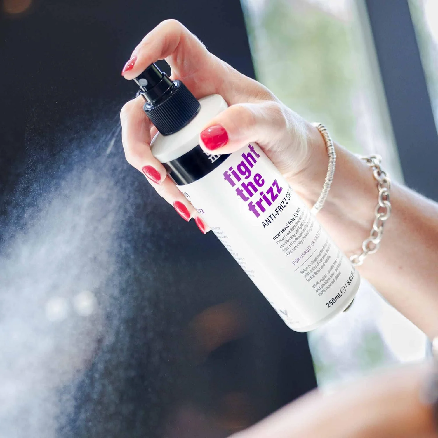 اسپری ضد وز مو برای موهای خشک و آسیب دیده - اسپری محافظت از حرارت - درخشش و نرمی فوری - اسپری حالت دهنده برای انواع بافت مو