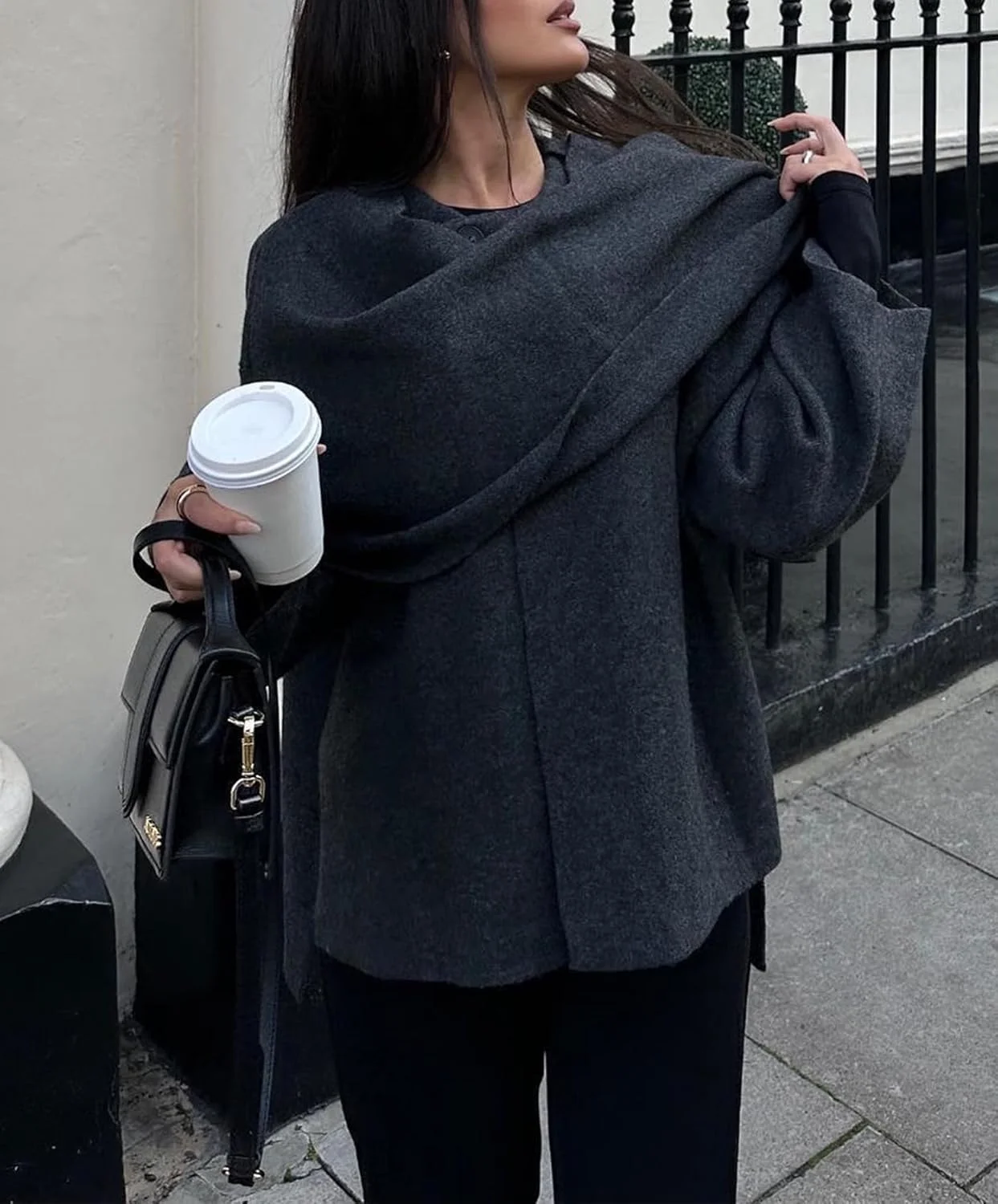 کت پشمی زنانه با شال بزرگ، آستین بلند، دکمه دار، مناسب پاییز و زمستان کت پشمی زنانه با شال بزرگ، آستین بلند، دکمه دار، مناسب پاییز و زمستان