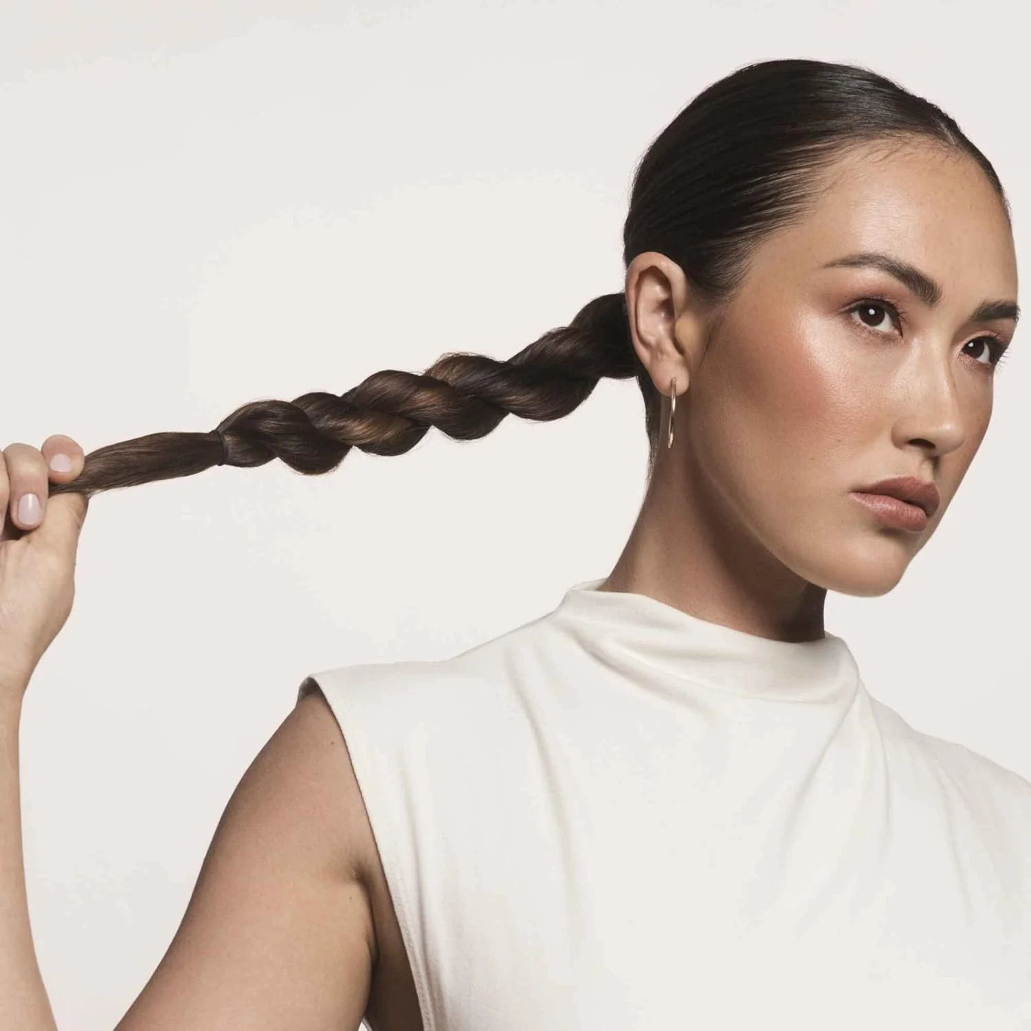 اسپری حالت دهنده موهای وز دار Living proof اسپری حالت دهنده موهای وز دار Living proof