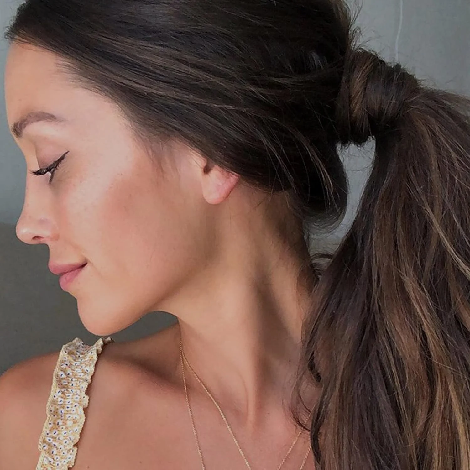 اسپری حجم دهنده انعطاف پذیر مو نیوی برای حالت دهی | اسپری ضخیم کننده و حجم دهنده | اسپری برای زنان و مردان | اسپری حجم دهنده برای موهای نازک، کم پشت، صاف یا ضعیف