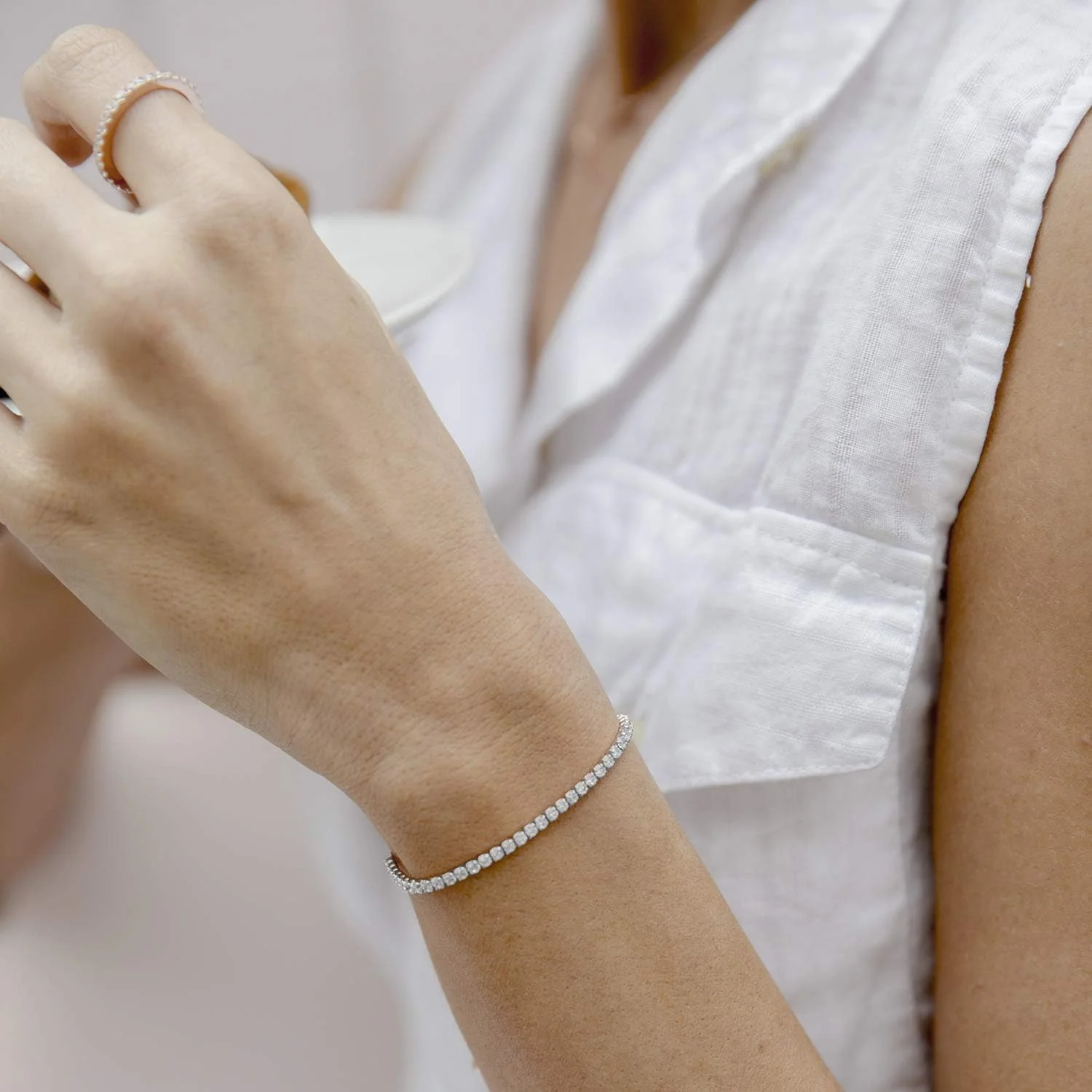 دستبند تنیس کلاسیک زنانه پاوی با روکش طلای 14 عیار و زیرکونیا مکعبی | لغزنده قابل تنظیم