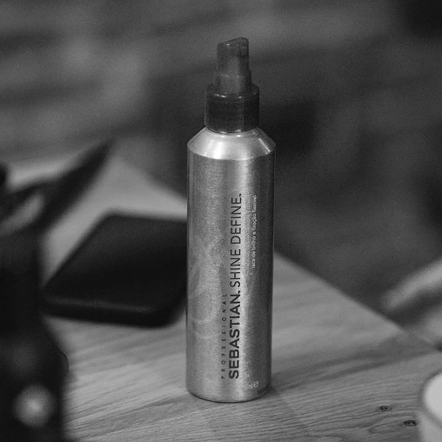 اسپری مو حالت دهنده و درخشان سباستین - 200 میلی لیتر