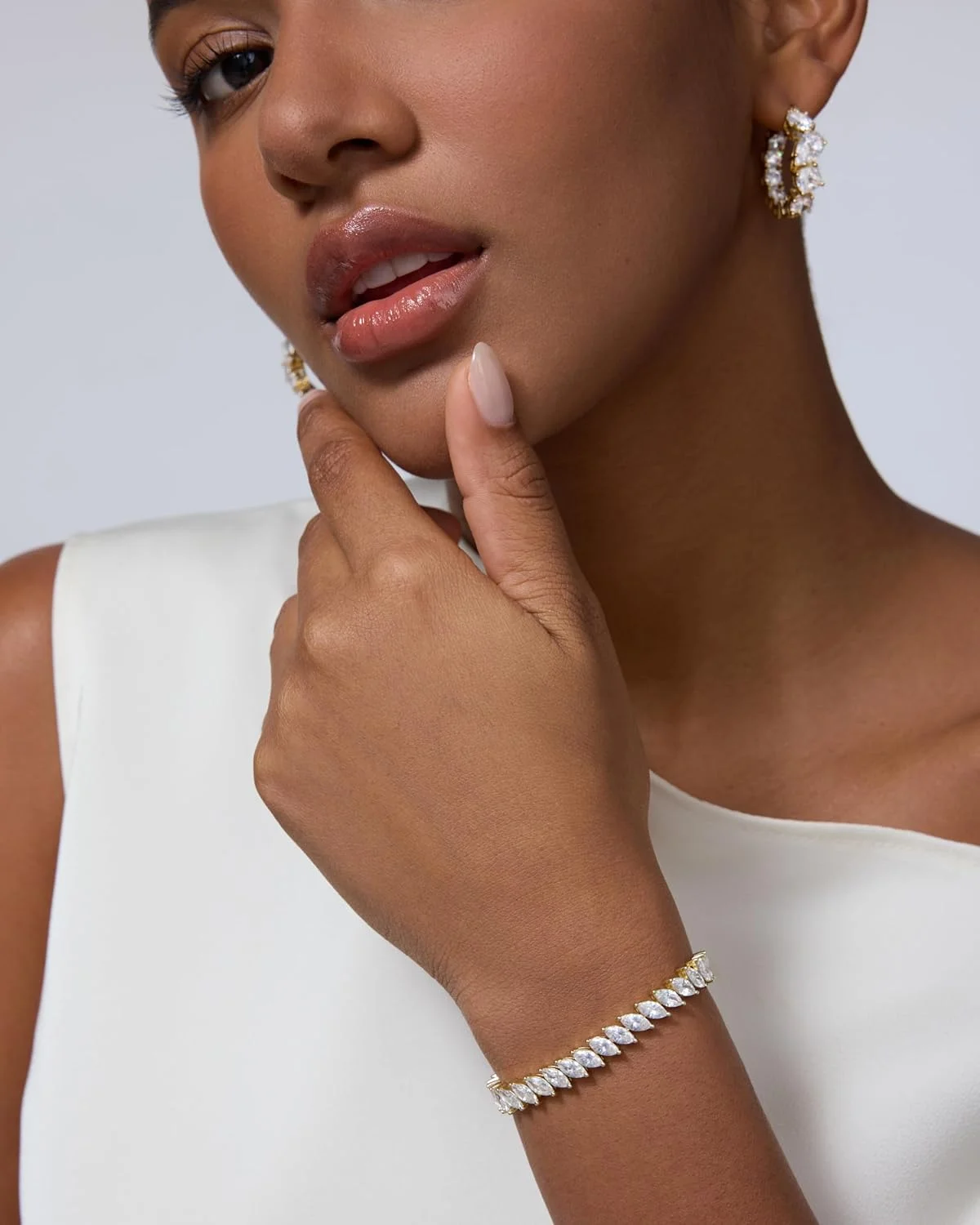 دستبند تنیس زنانه با روکش طلای 14 عیار پاوی - دستبندهای تنیس طلایی زیرکونیا مکعبی برای زنان - جواهرات عروس ظریف CZ مارکیز برای عروسی