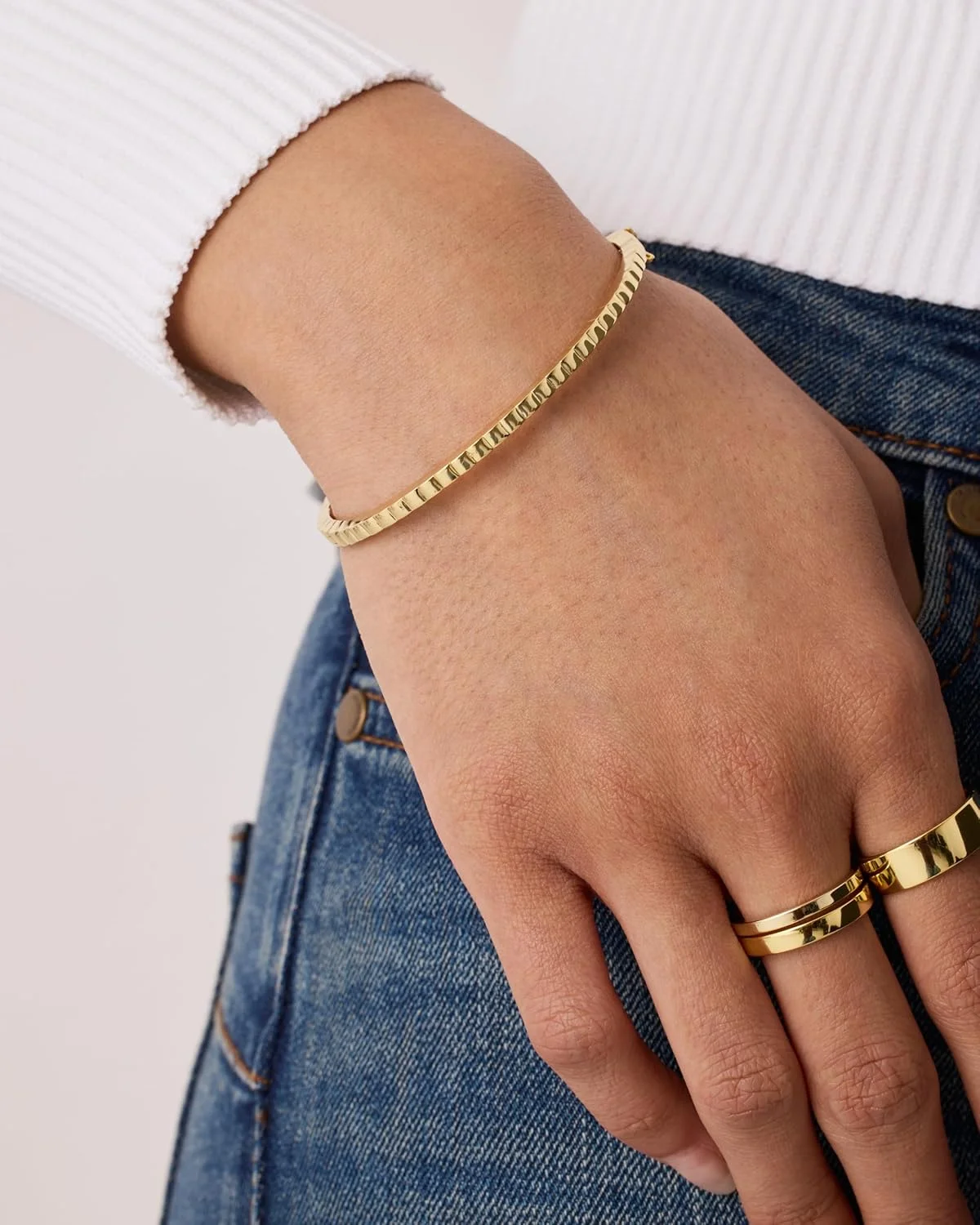 دستبند النگویی روکش طلای 14 عیار PAVOI برای زنان | جواهرات شیک و ظریف