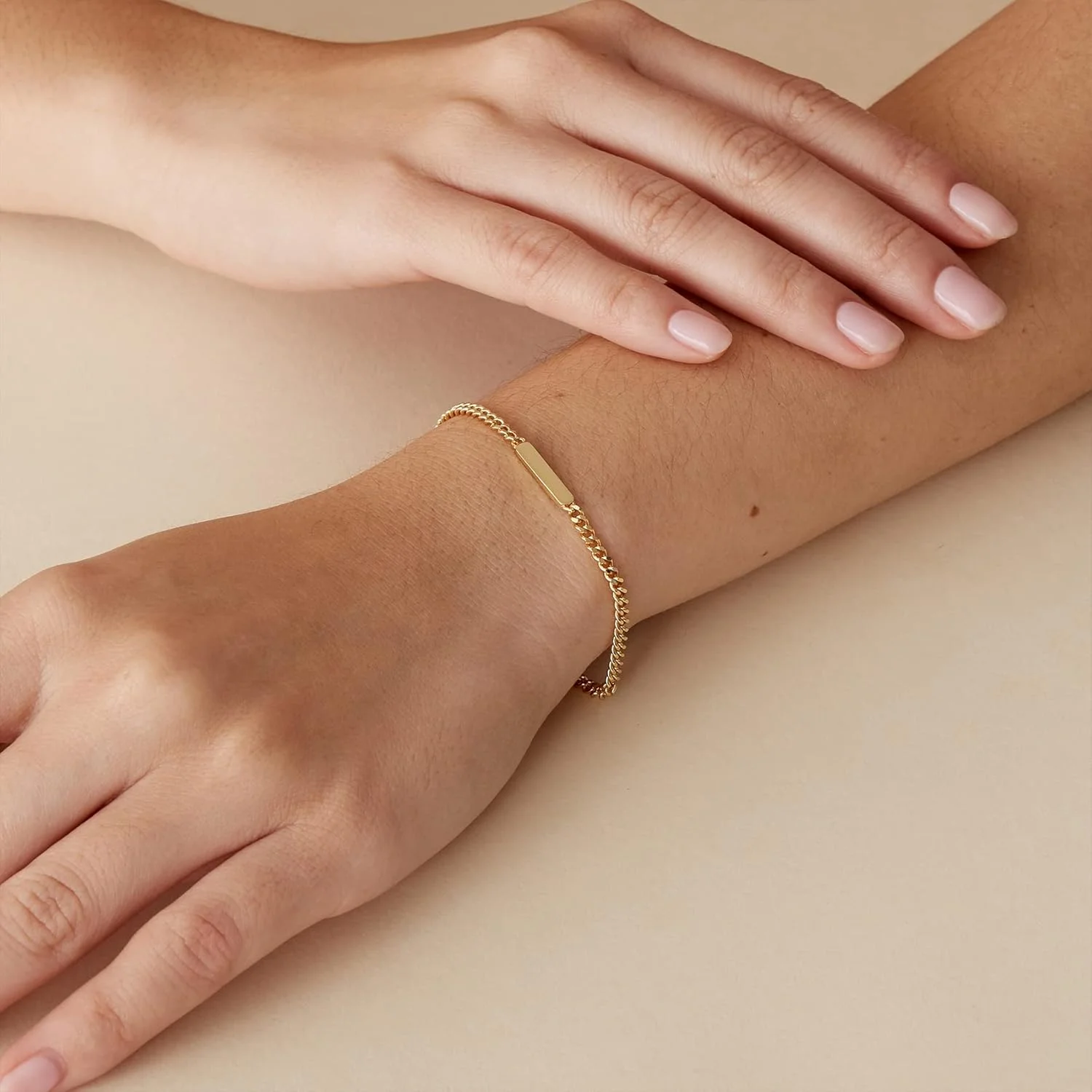 دستبند زنجیری سبک وزن با روکش طلای 14 عیار PAVOI | دستبندهای زنجیری کابلی و پیوندی برای زنان