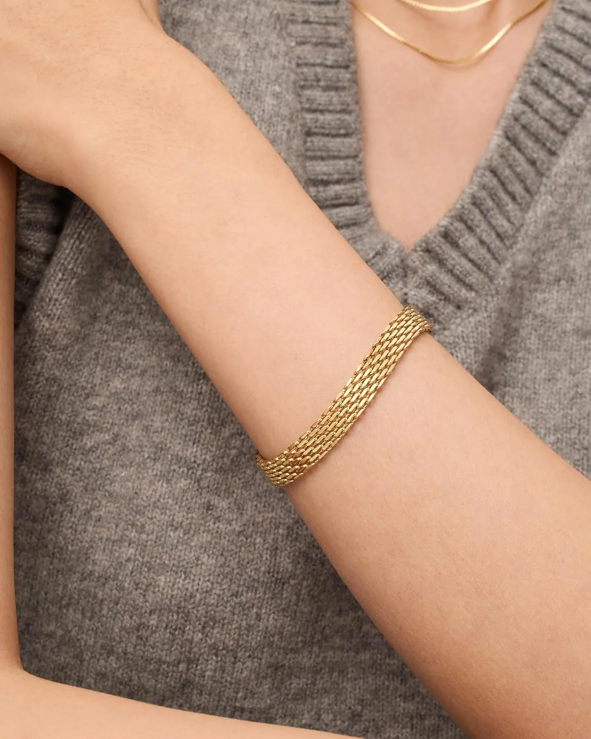 دستبند زنجیری ضخیم با روکش طلای 14 عیار پاوی برای زنان | دستبند زنجیری سبک وزن و مد روز از جنس استیل ضد زنگ با قابلیت تنظیم