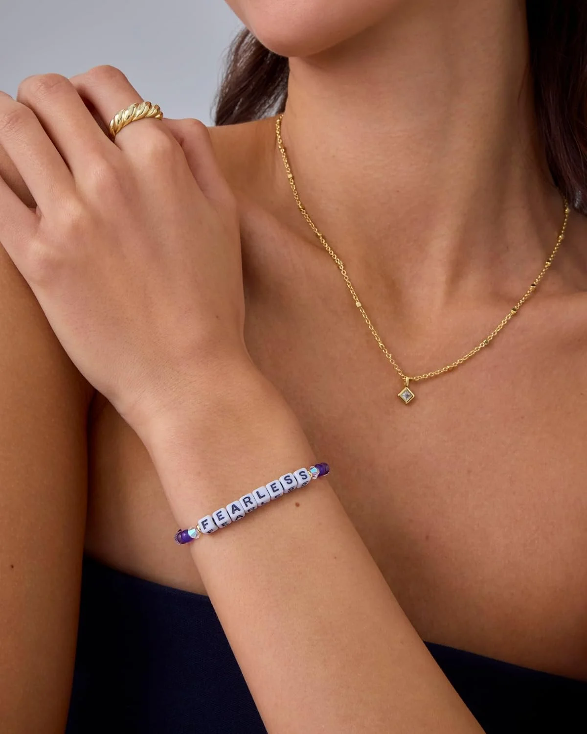 دستبند مهره ای رنگی پاوی با روکش طلای 14 عیار | دستبند دوستی مهره ای قابل تنظیم با کلمات دستبند مهره ای رنگی پاوی با روکش طلای 14 عیار | دستبند دوستی مهره ای قابل تنظیم با کلمات