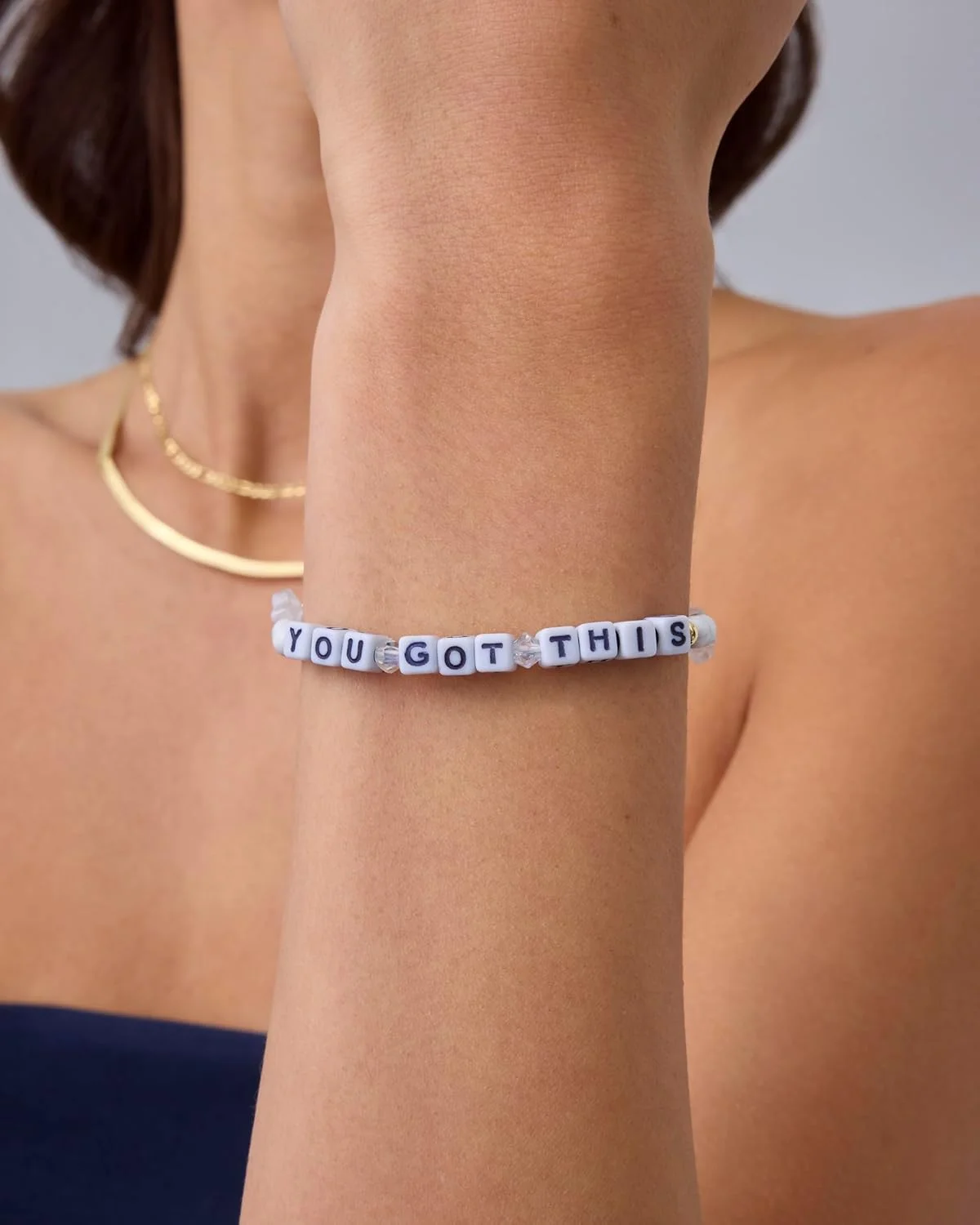 دستبندهای مهره ای سنگ قیمتی چشم نظر رنگی با روکش طلای 14 عیار پاویو برای زنان | دستبندهای مهره ای دوستی قابل تنظیم با کلمات | من کافی هستم، بی باک، نفس بکش، انرژی خوب، در دوران من، سپاسگزار تو