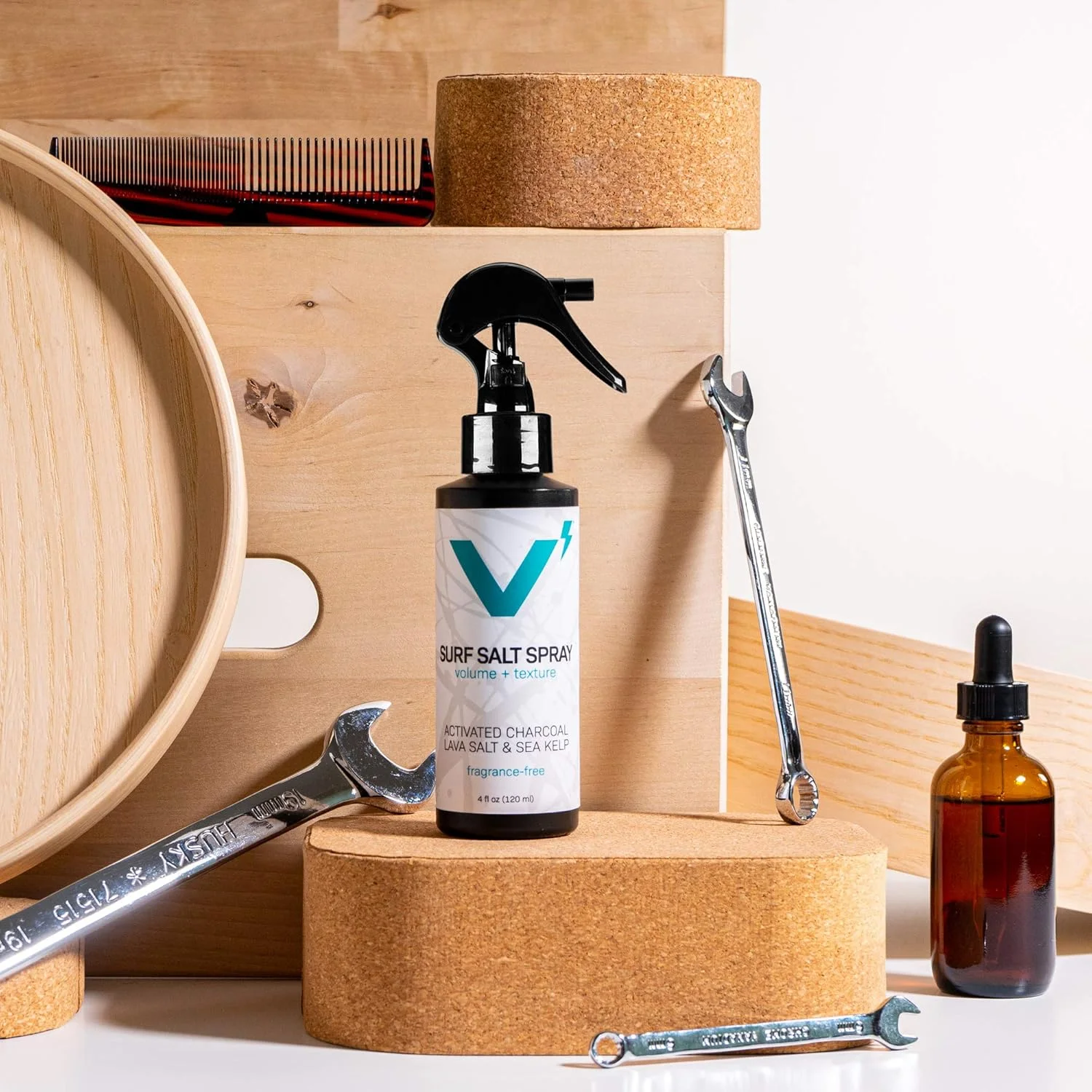 اسپری نمک دریایی VOLT با زغال فعال، پانتنول و کائولین برای موی آقایان - اسپری موی نمک دریایی برای بافت و حجم، حالت دهنده سبک - 120 میلی لیتر