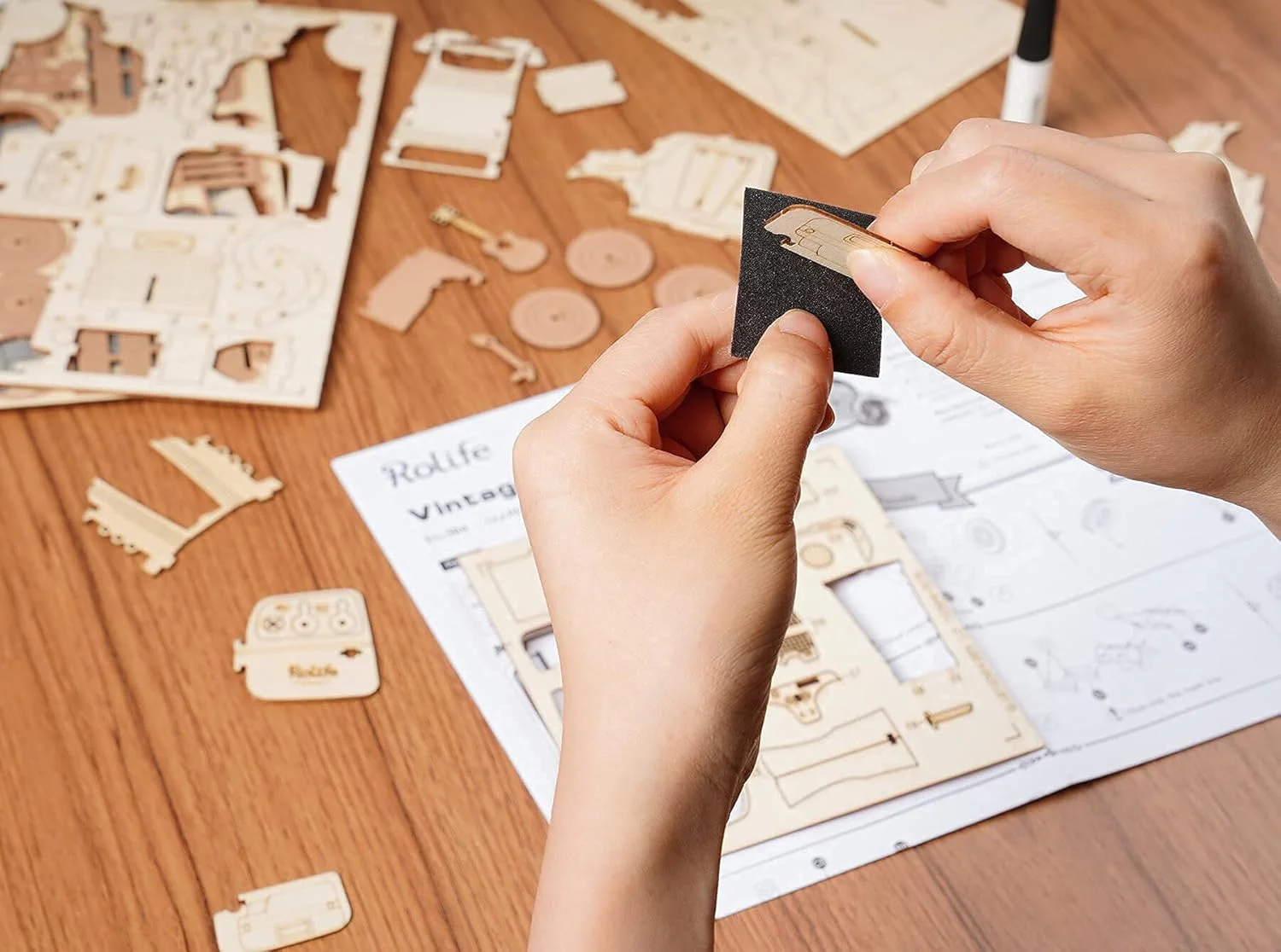 پازل چوبی سه بعدی دست ساز | کیت مدل DIY | پازل فکری | ماشین کلاسیک و قدیمی (TG504)