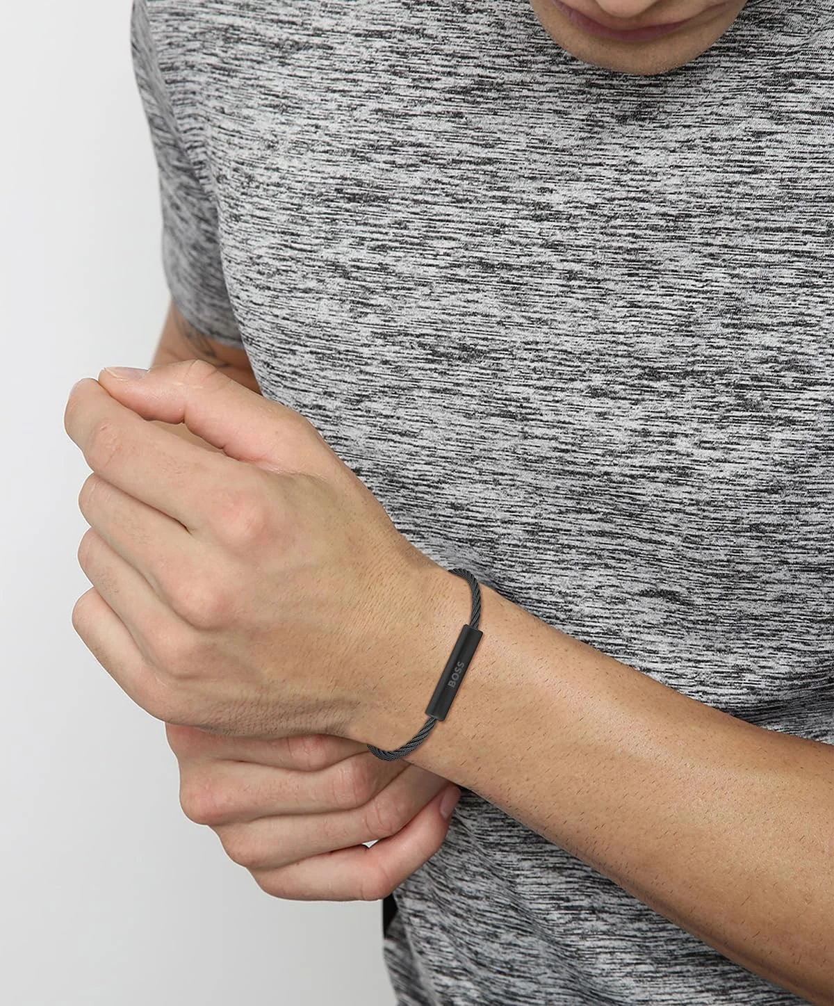 زیورآلات مردانه هوگو باس مدل الک زیورآلات مردانه هوگو باس مدل الک