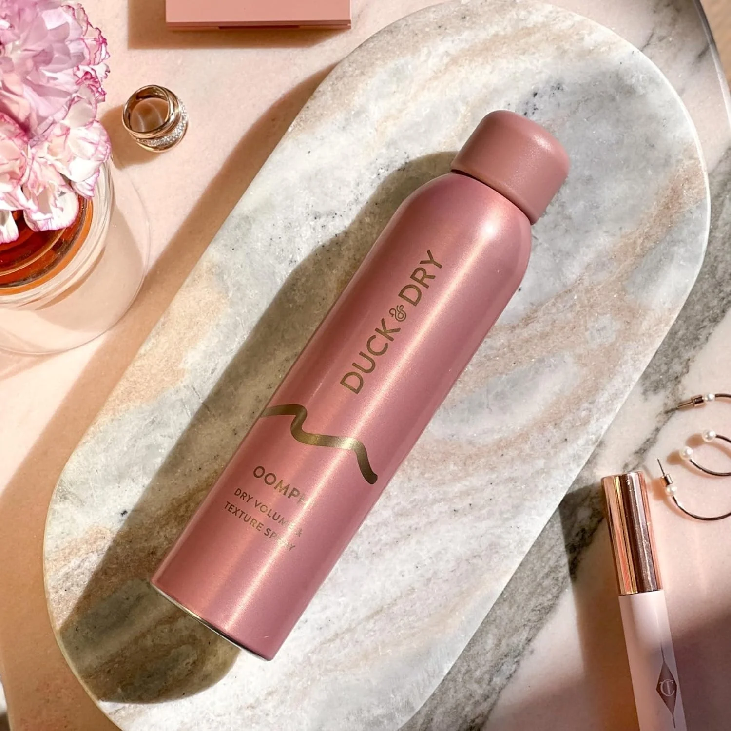 اسپری حجم دهنده و بافت دهنده مو داک اند درای مدل OOMPH حجم 250 میلی لیتر