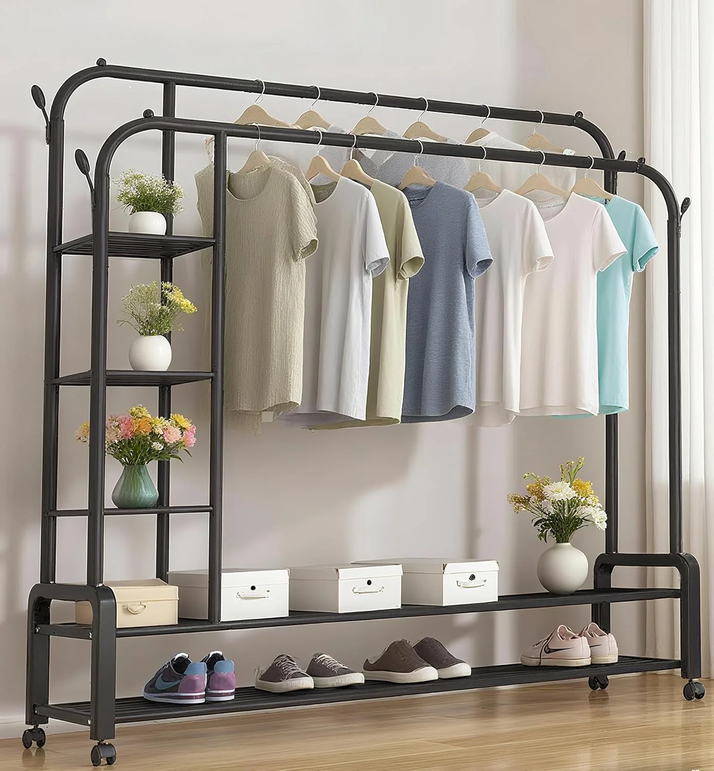 رگال لباس فلزی دو میله با چرخ های غلتان و قفسه 2 طبقه برای نگهداری کفش، دارای 3 محفظه جانبی (120 سانتی متر، مشکی) رگال لباس فلزی دو میله با چرخ های غلتان و قفسه 2 طبقه برای نگهداری کفش، دارای 3 محفظه جانبی (120 سانتی متر، مشکی)