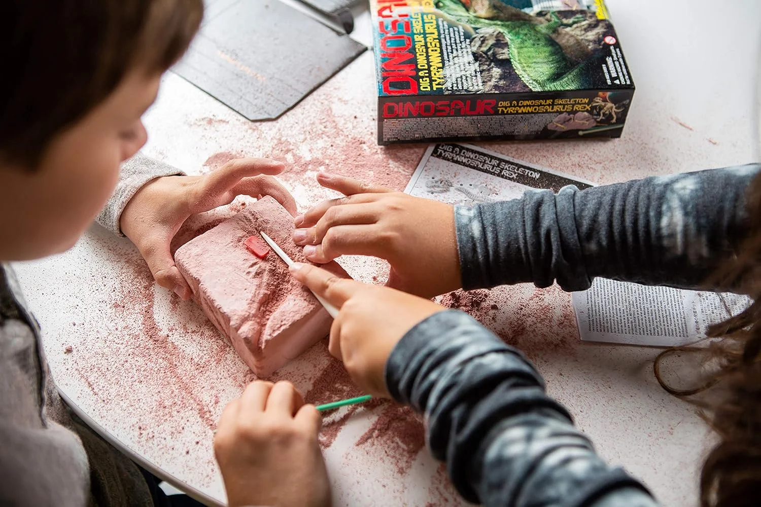 کیت ساخت آتشفشان 4M Kidzlabs - اسباب بازی های آزمایشگاهی علوم زمین شناسی DIY STEM هدیه ای برای کودکان و نوجوانان، پسران و دختران، مدل: 3431 (رنگ: Dig A Dino Tyrannosaurus Rex، اندازه: کیت ساخت آتشفشان)