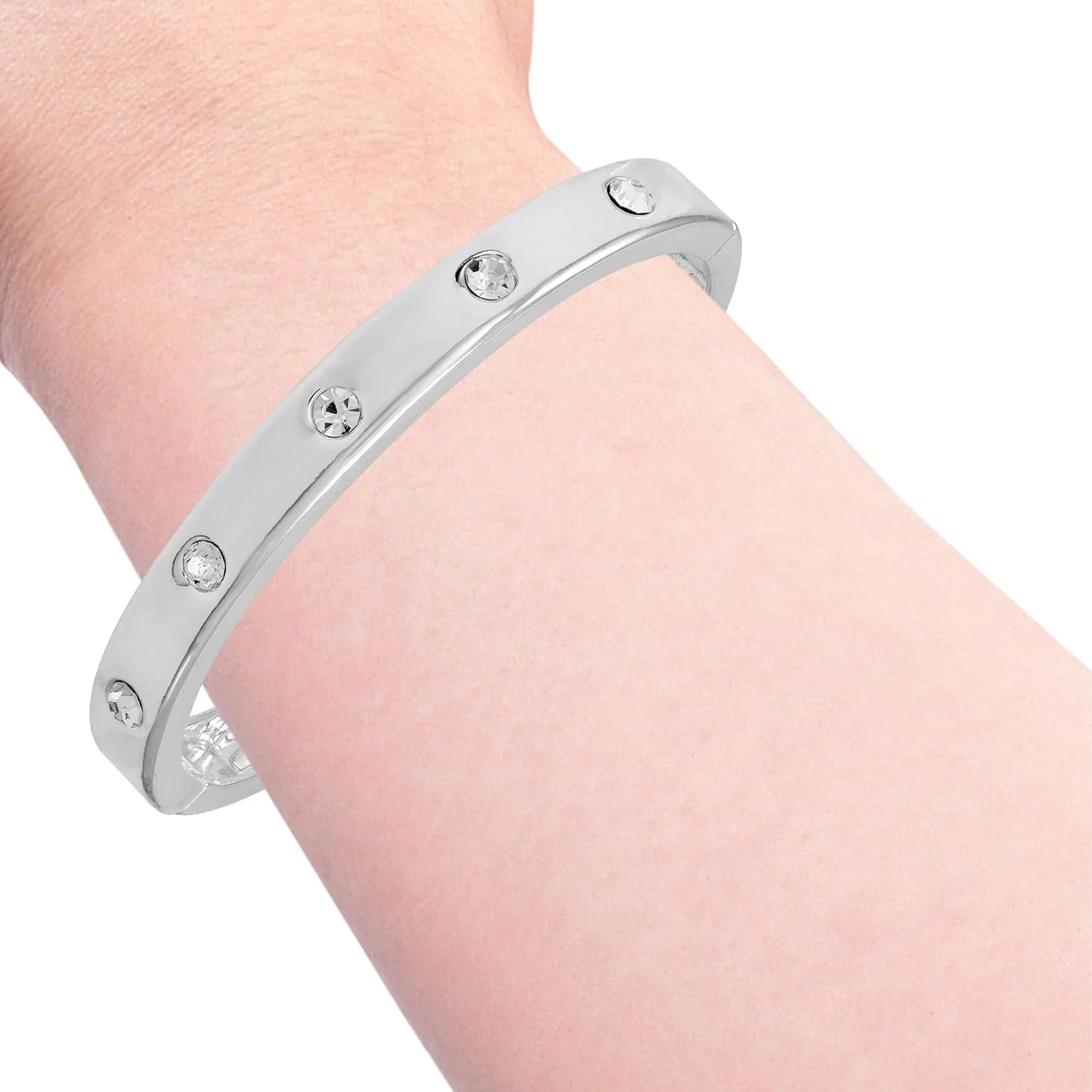 دستبند النگویی باریک با لولای باریک و نگین های کریستالی دستبند النگویی باریک با لولای باریک و نگین های کریستالی